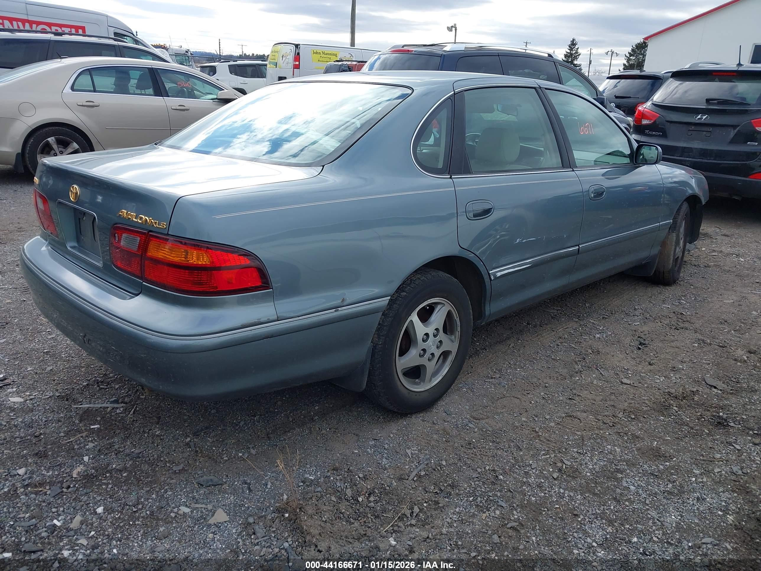TOYOTA AVALON image 4