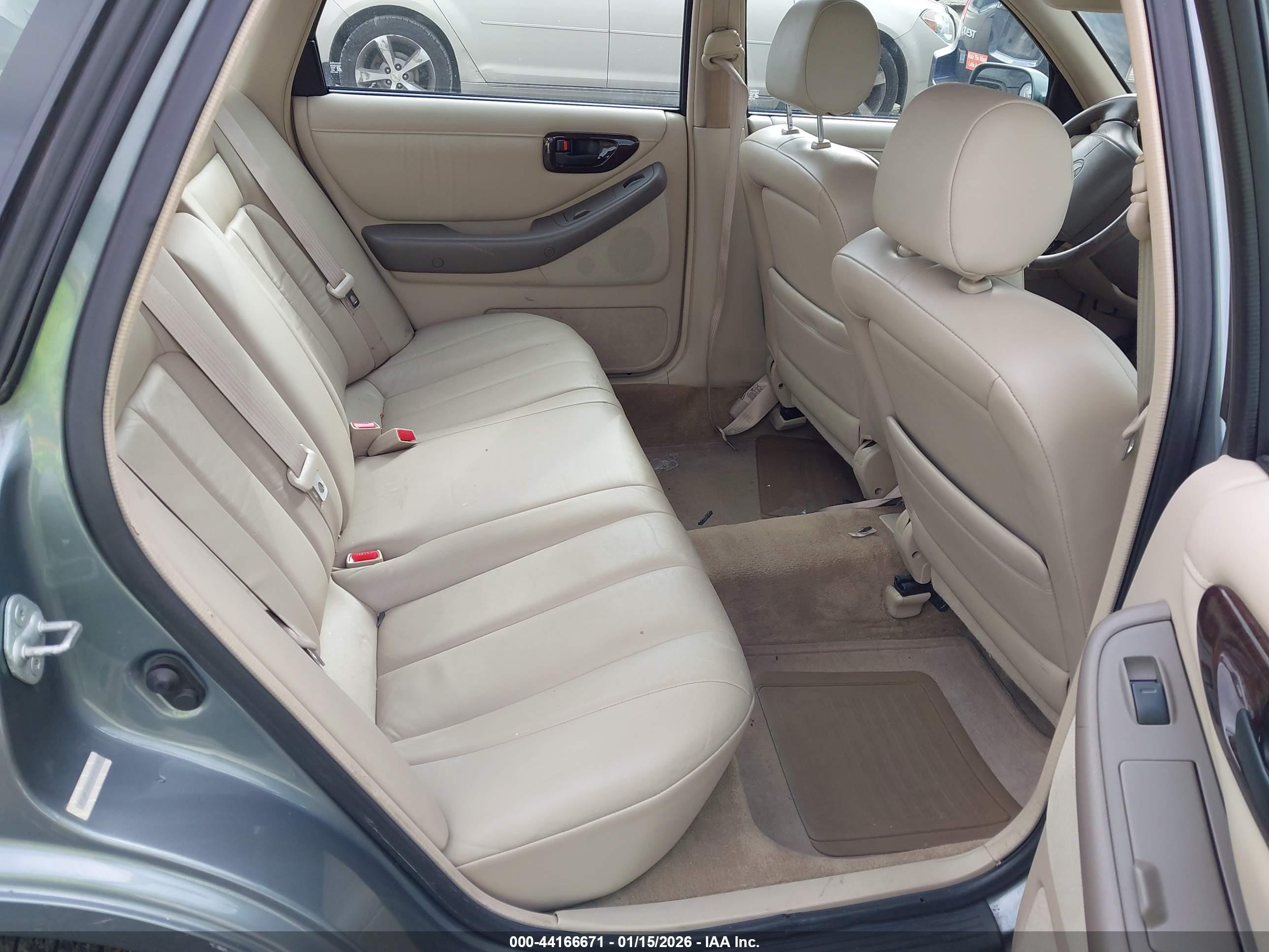 TOYOTA AVALON image 8