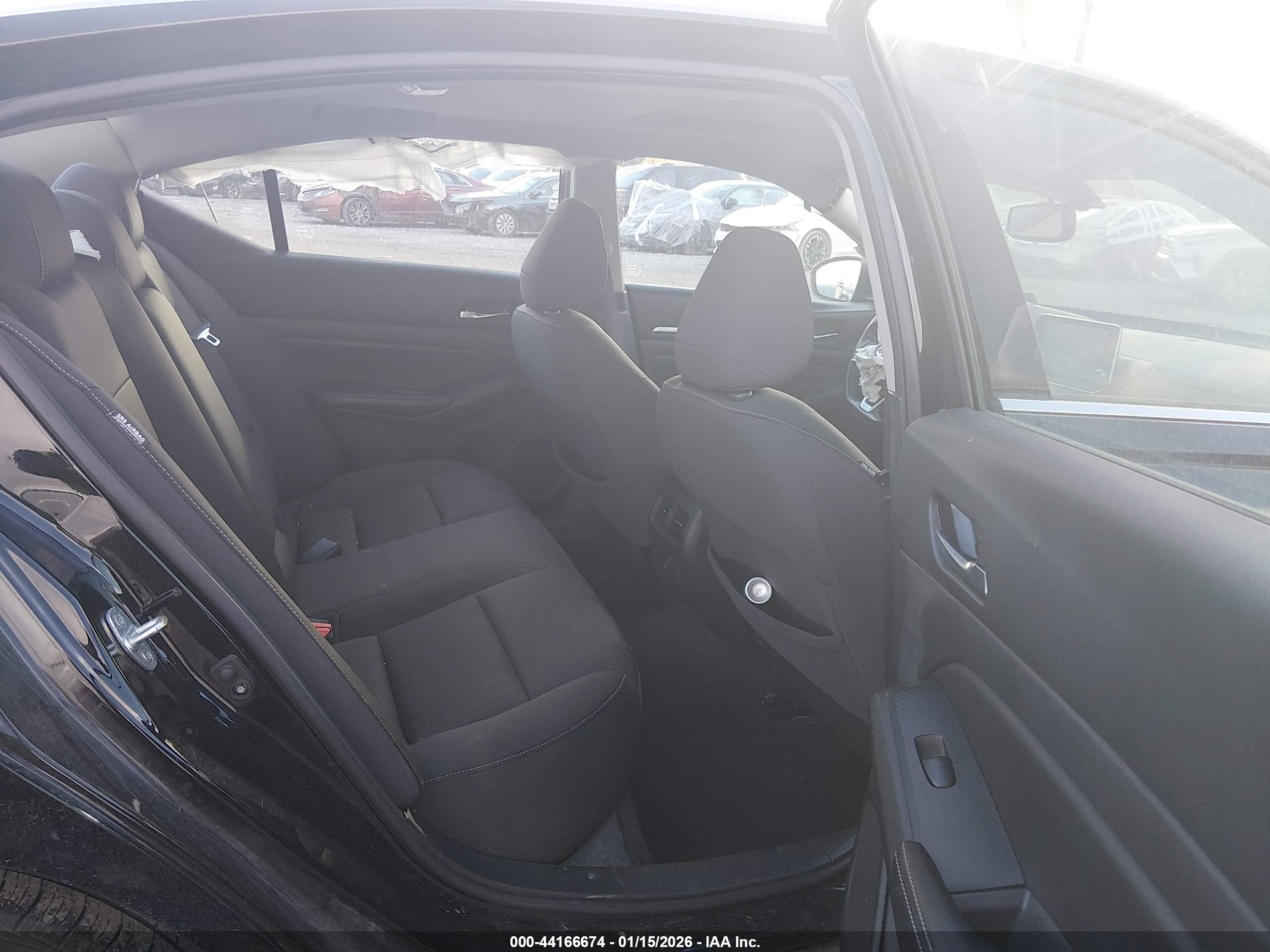 NISSAN ALTIMA image 8
