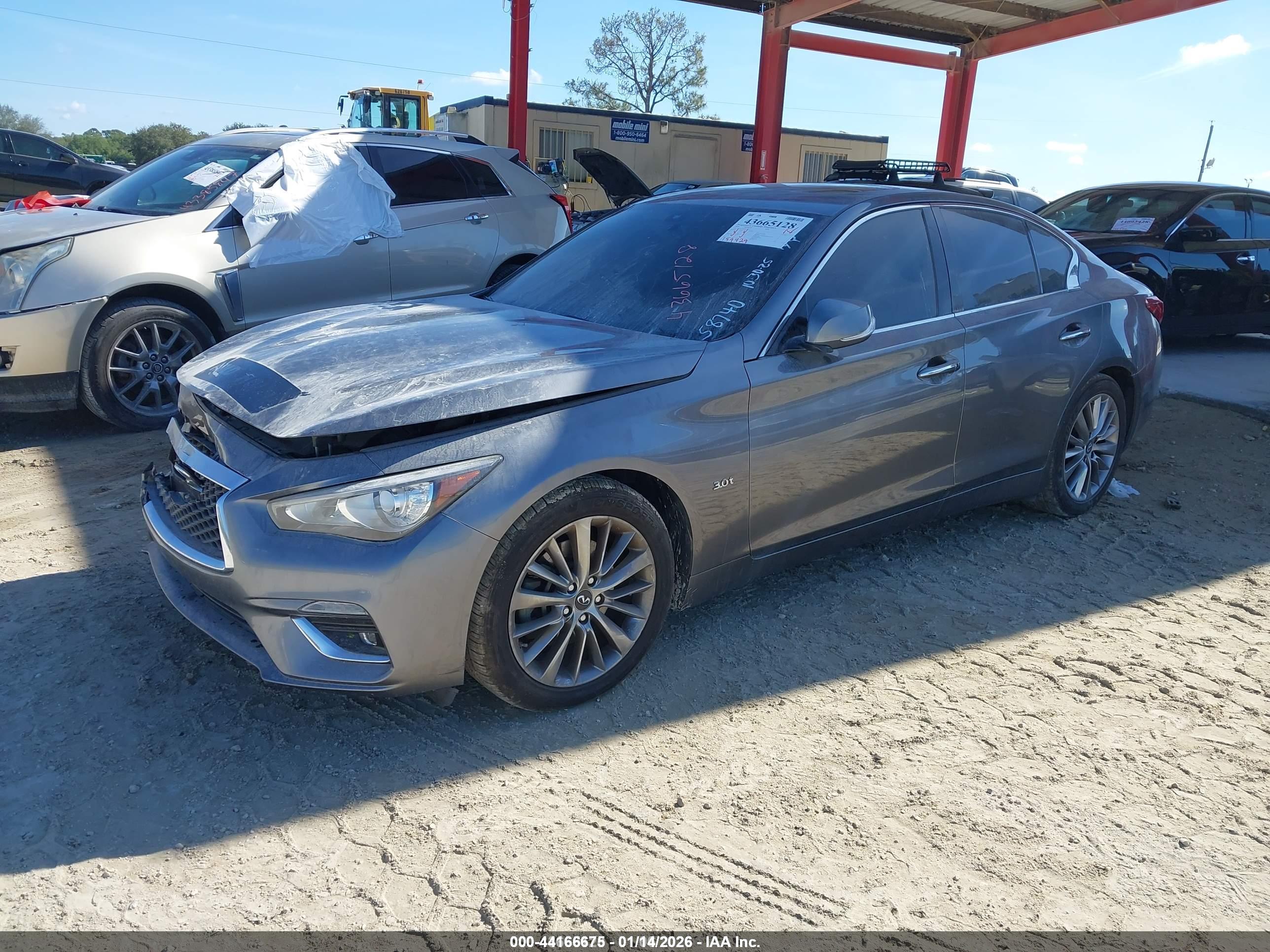 INFINITI Q50 image 2