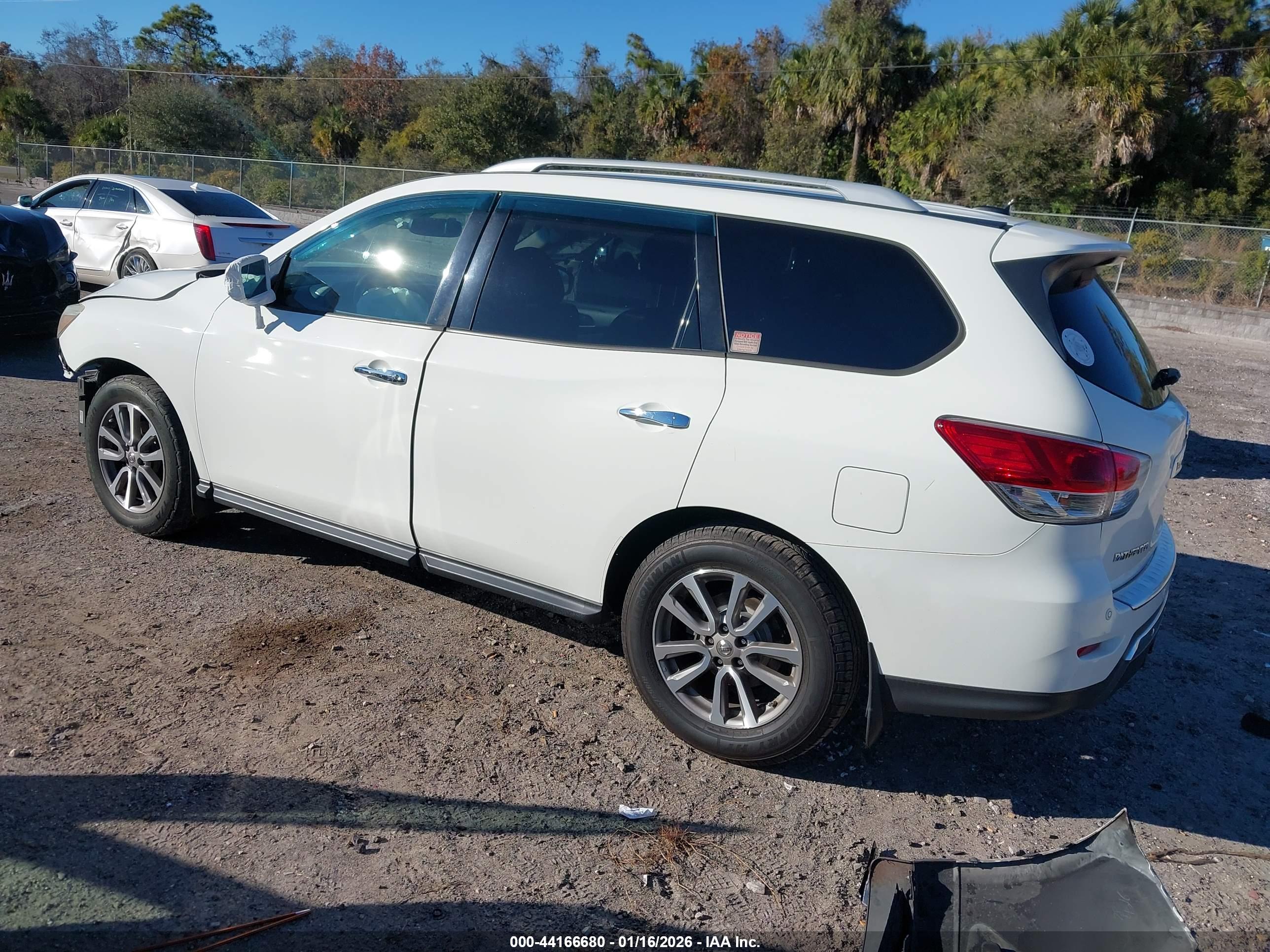 NISSAN PATHFINDER image 3