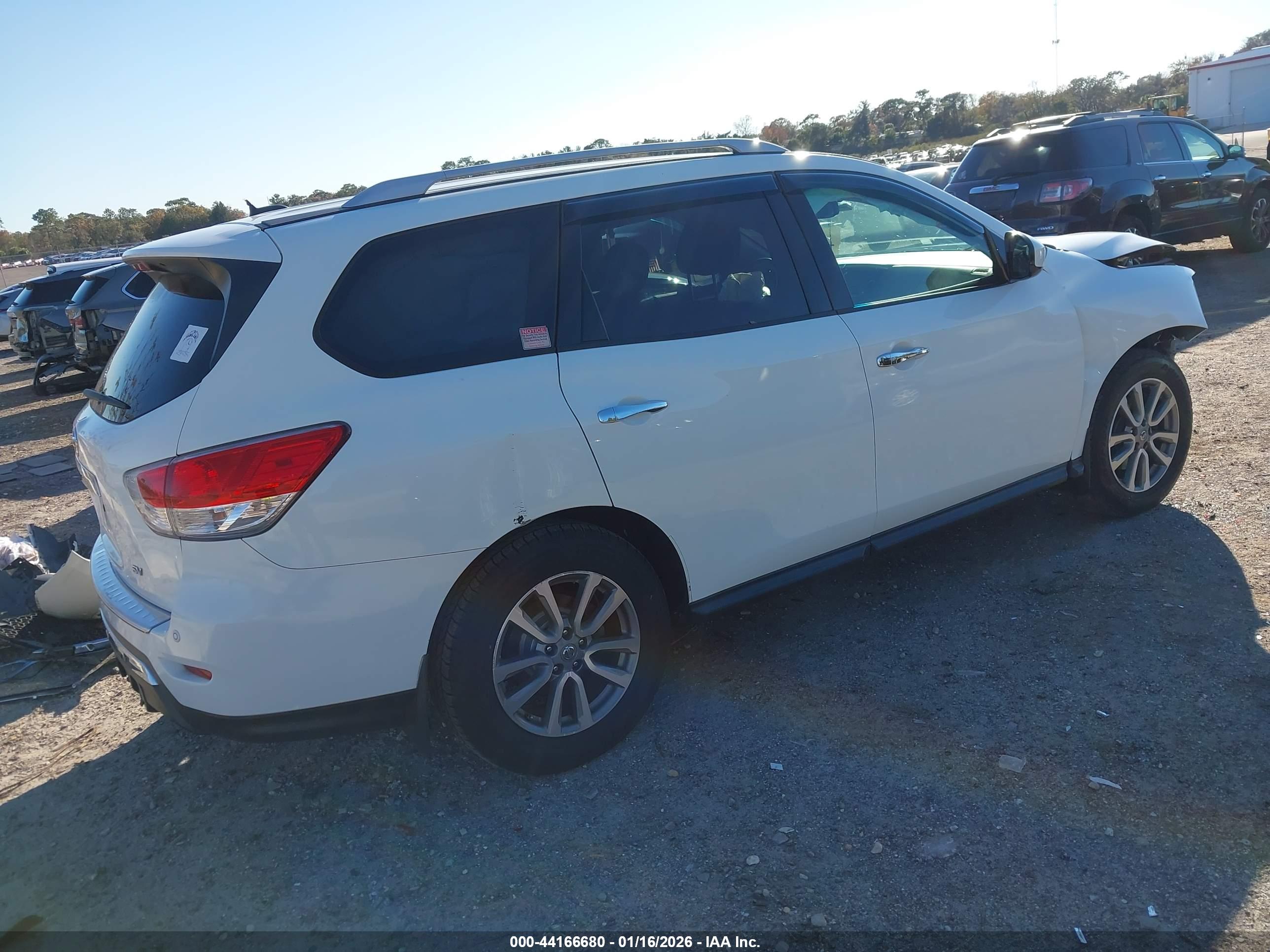 NISSAN PATHFINDER image 4