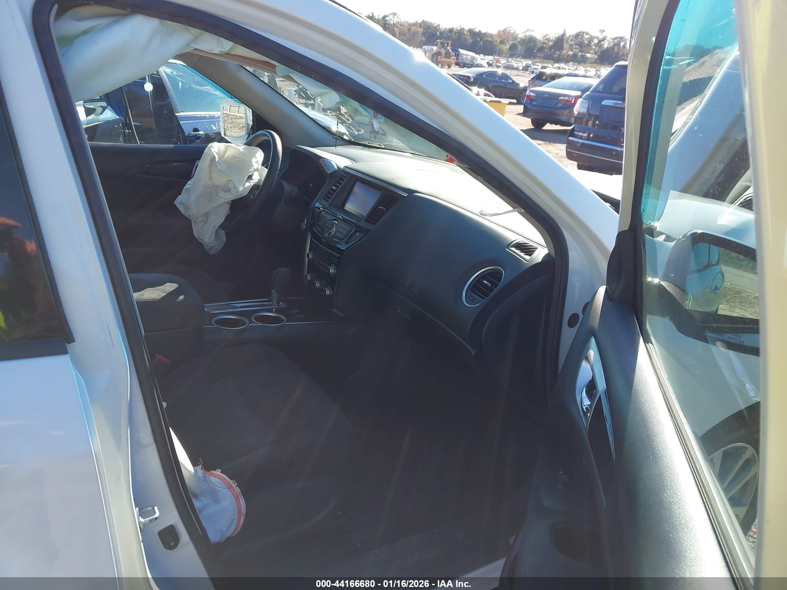 NISSAN PATHFINDER image 5