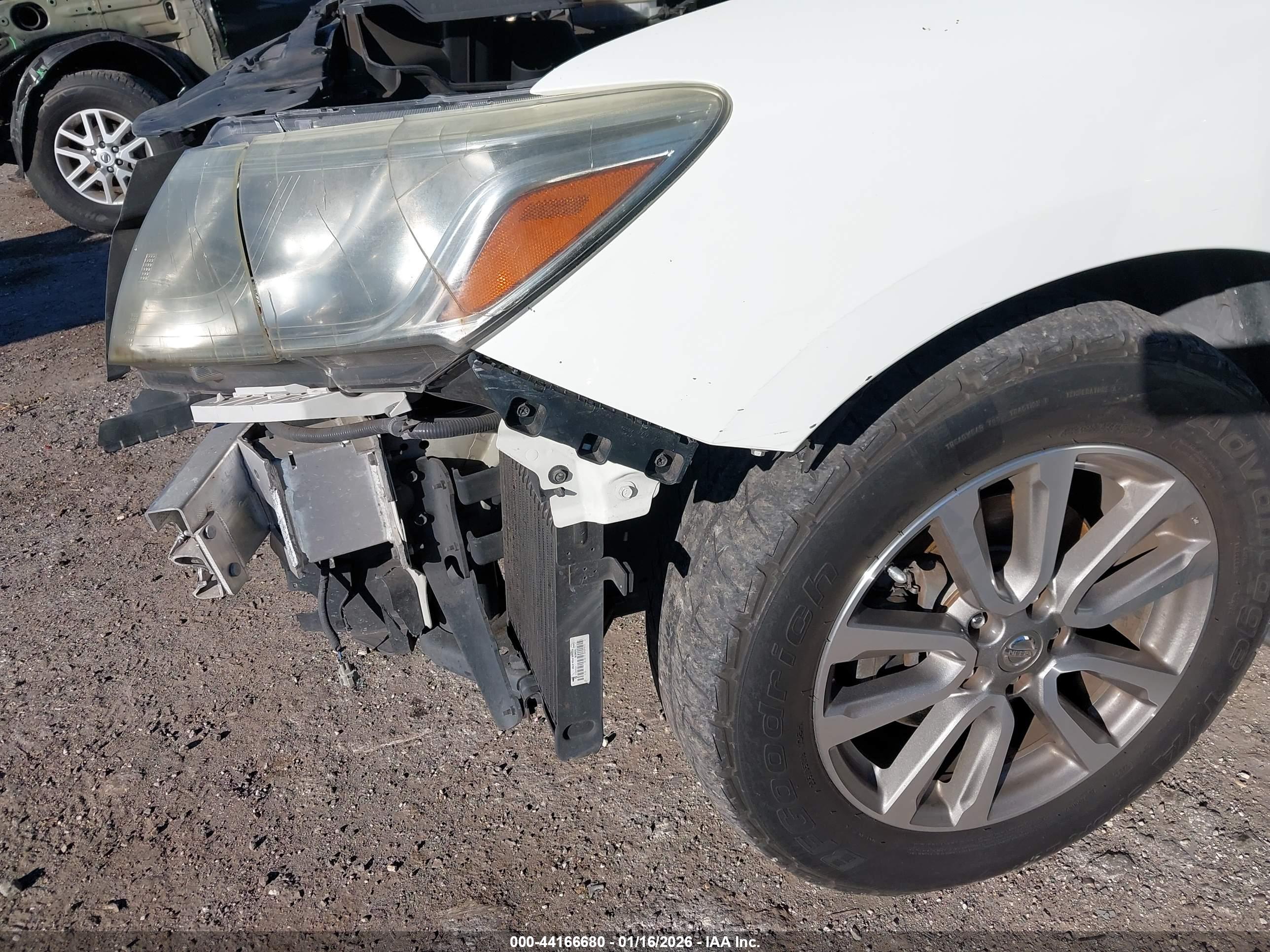 NISSAN PATHFINDER image 6