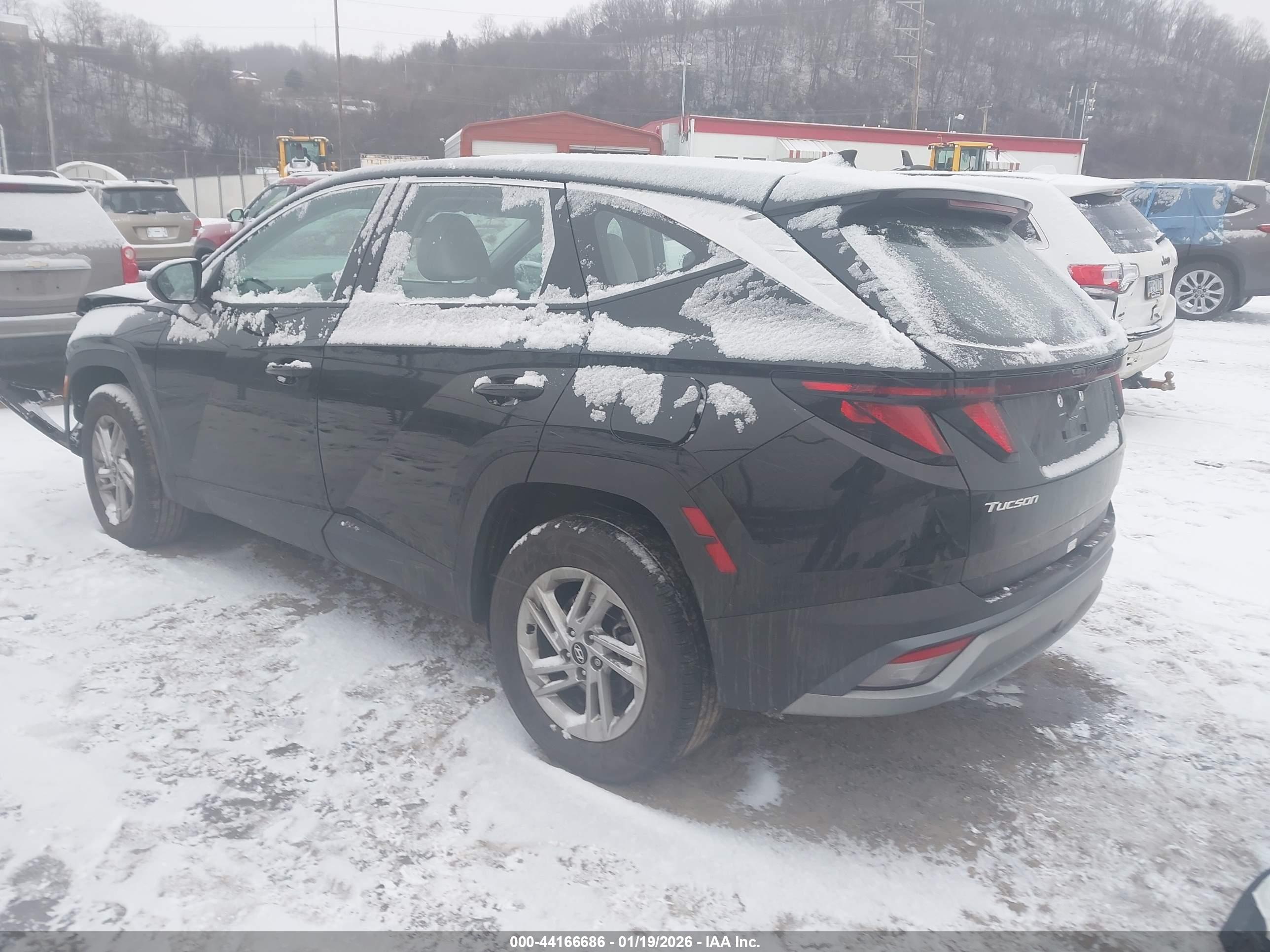 HYUNDAI TUCSON image 3