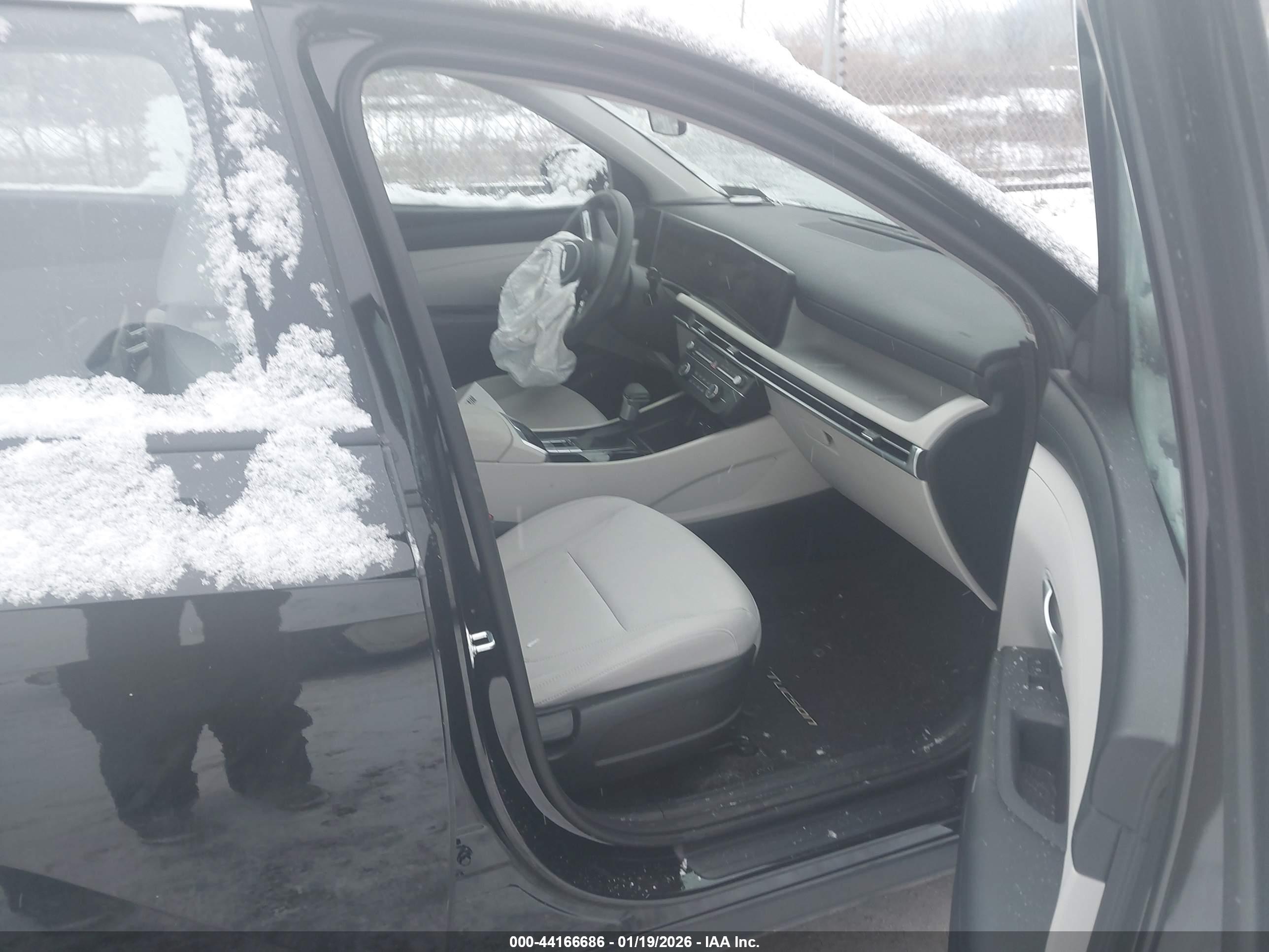 HYUNDAI TUCSON image 5