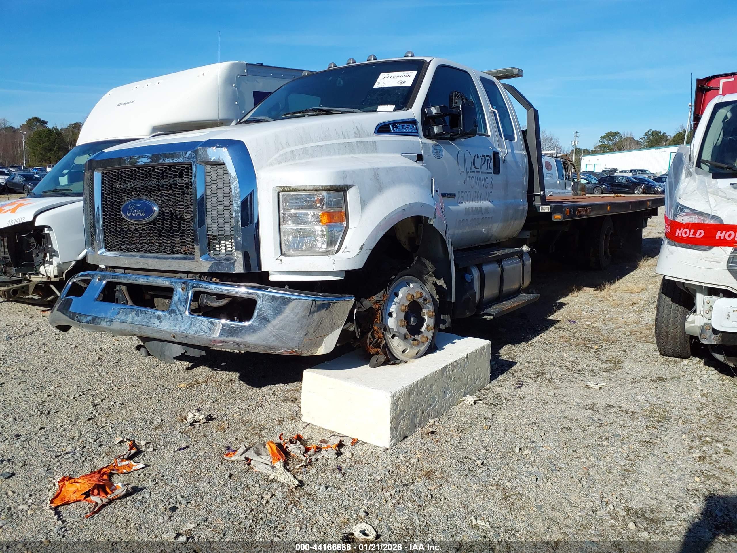 FORD F-650 image 2