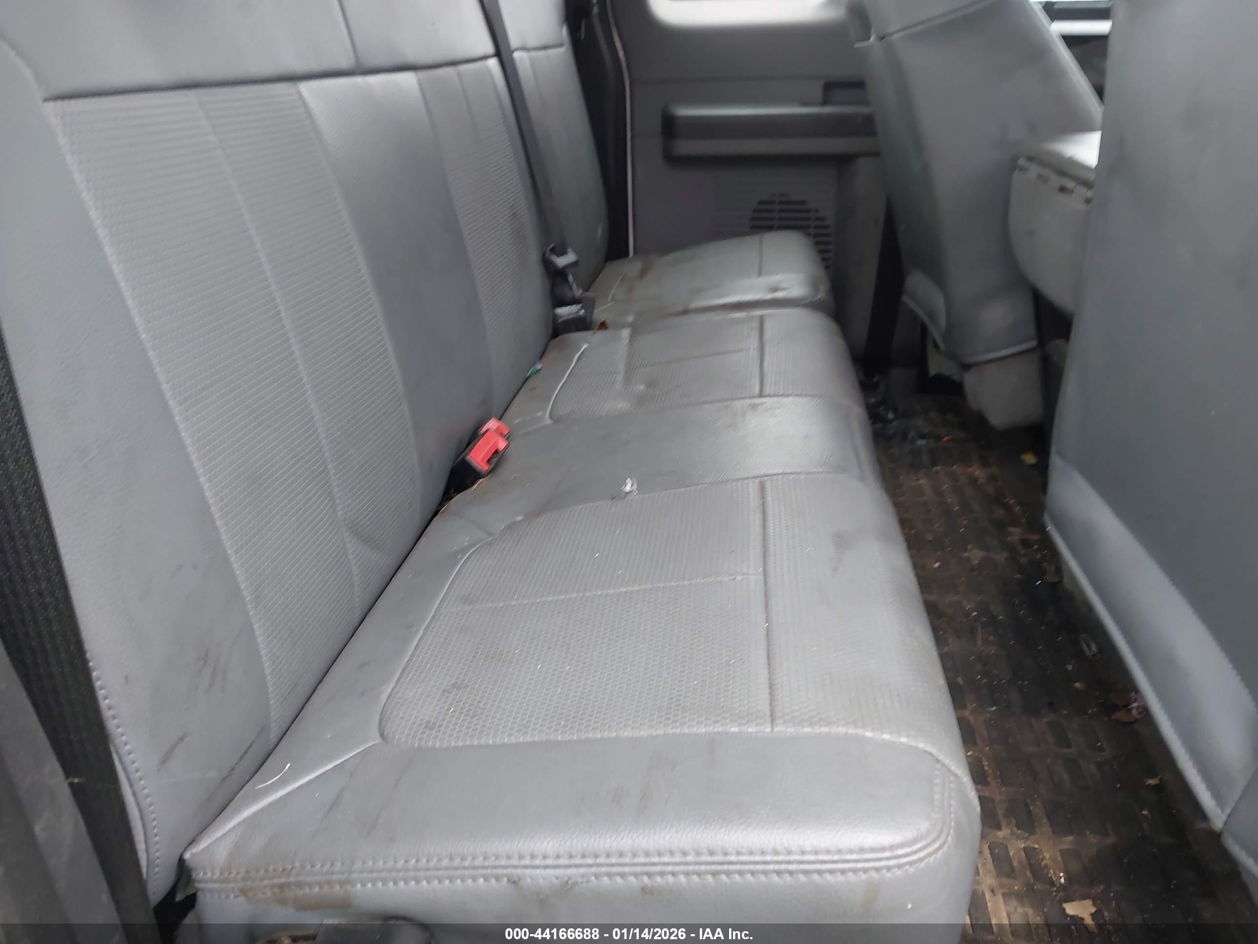 FORD F-650 image 7