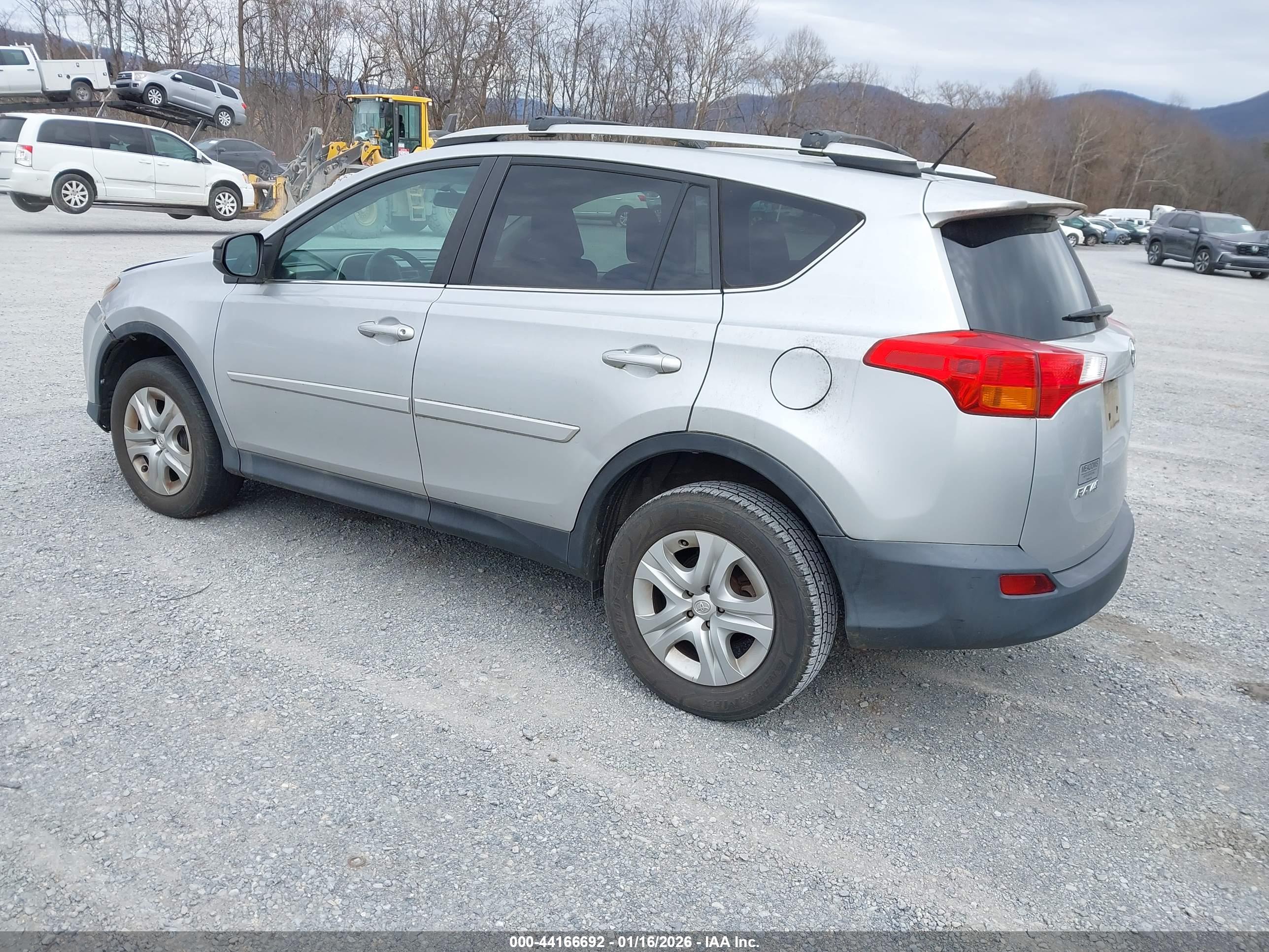 TOYOTA RAV4 image 3