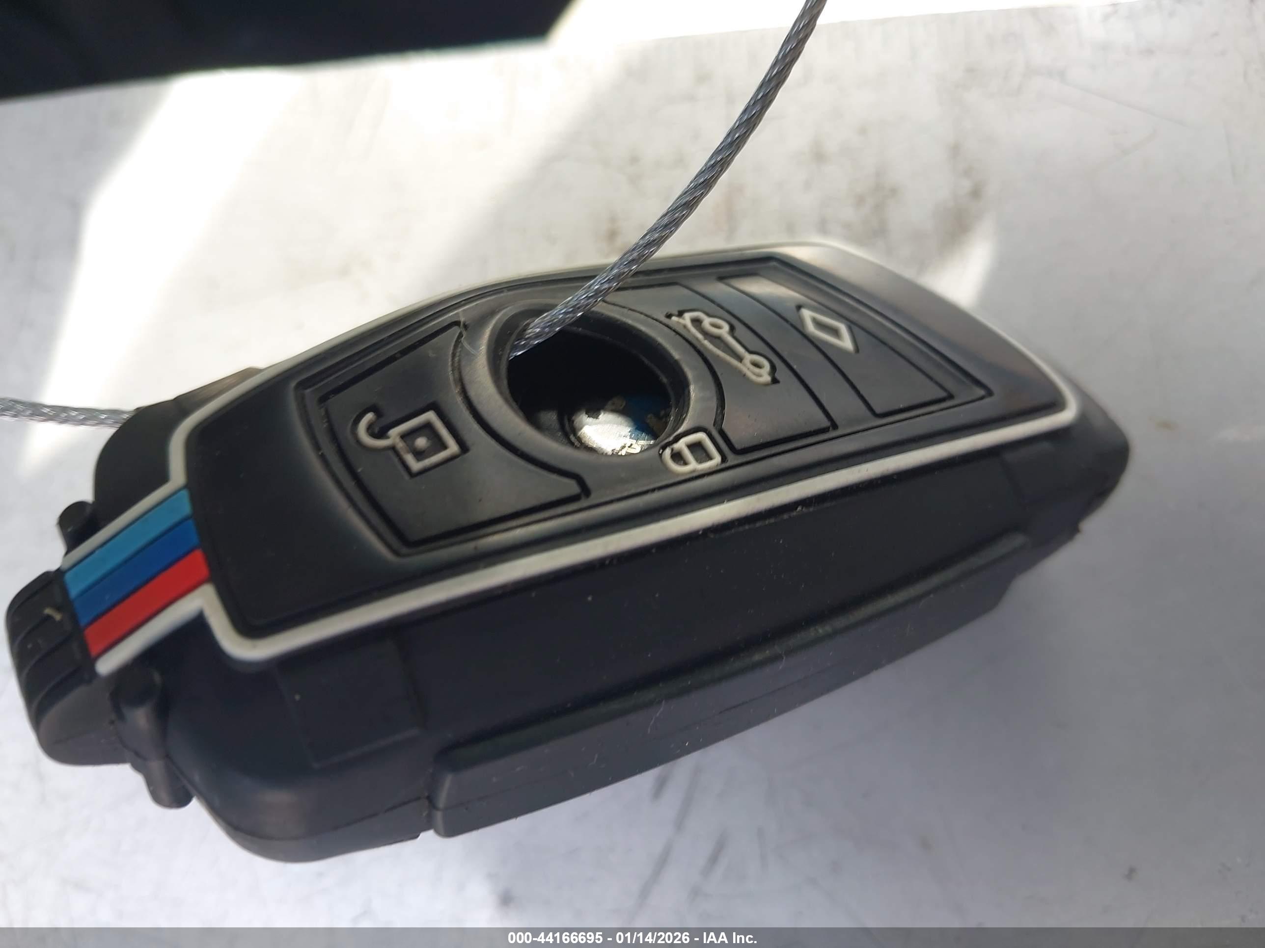 BMW 550I image 11