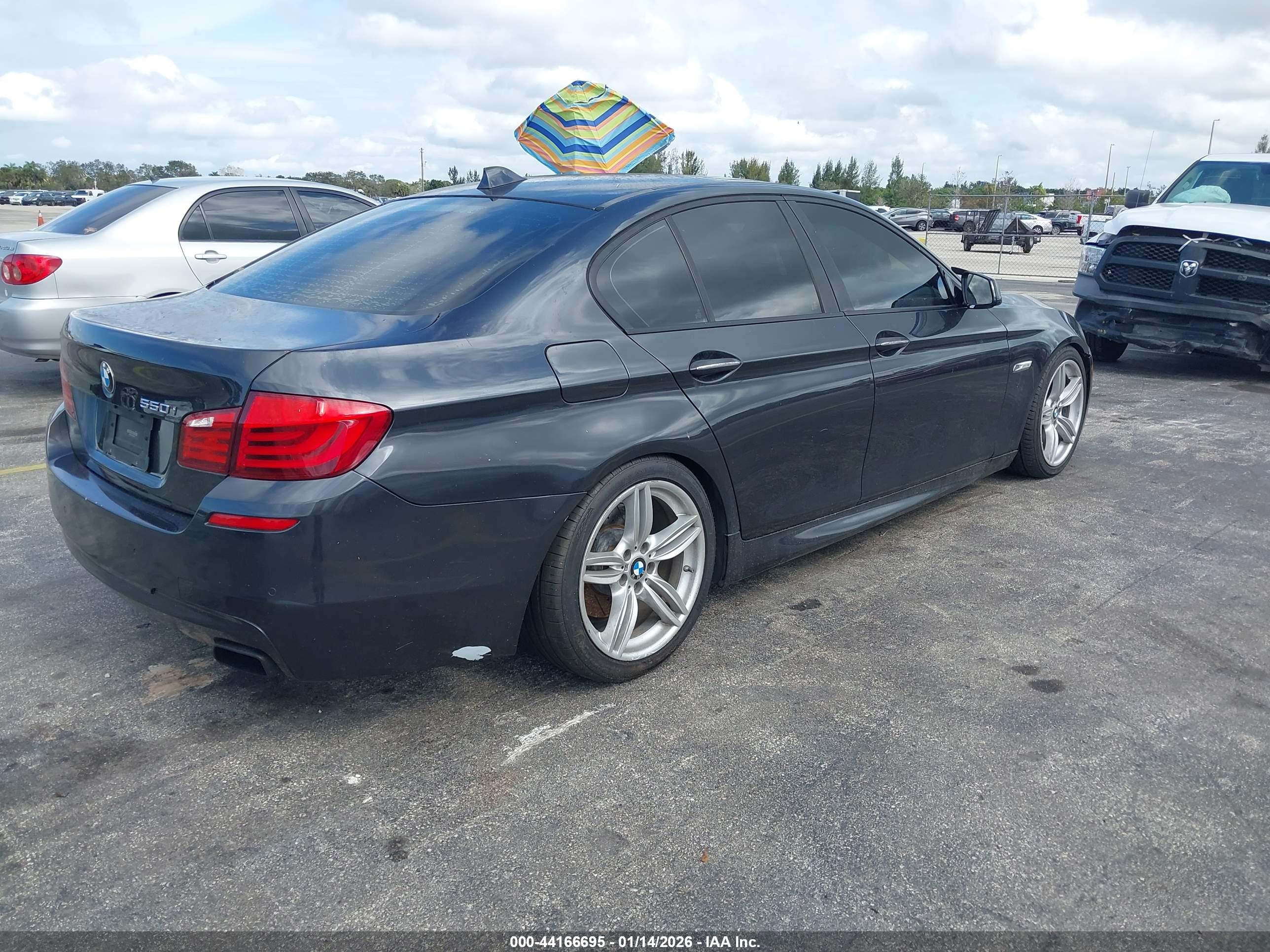 BMW 550I image 4