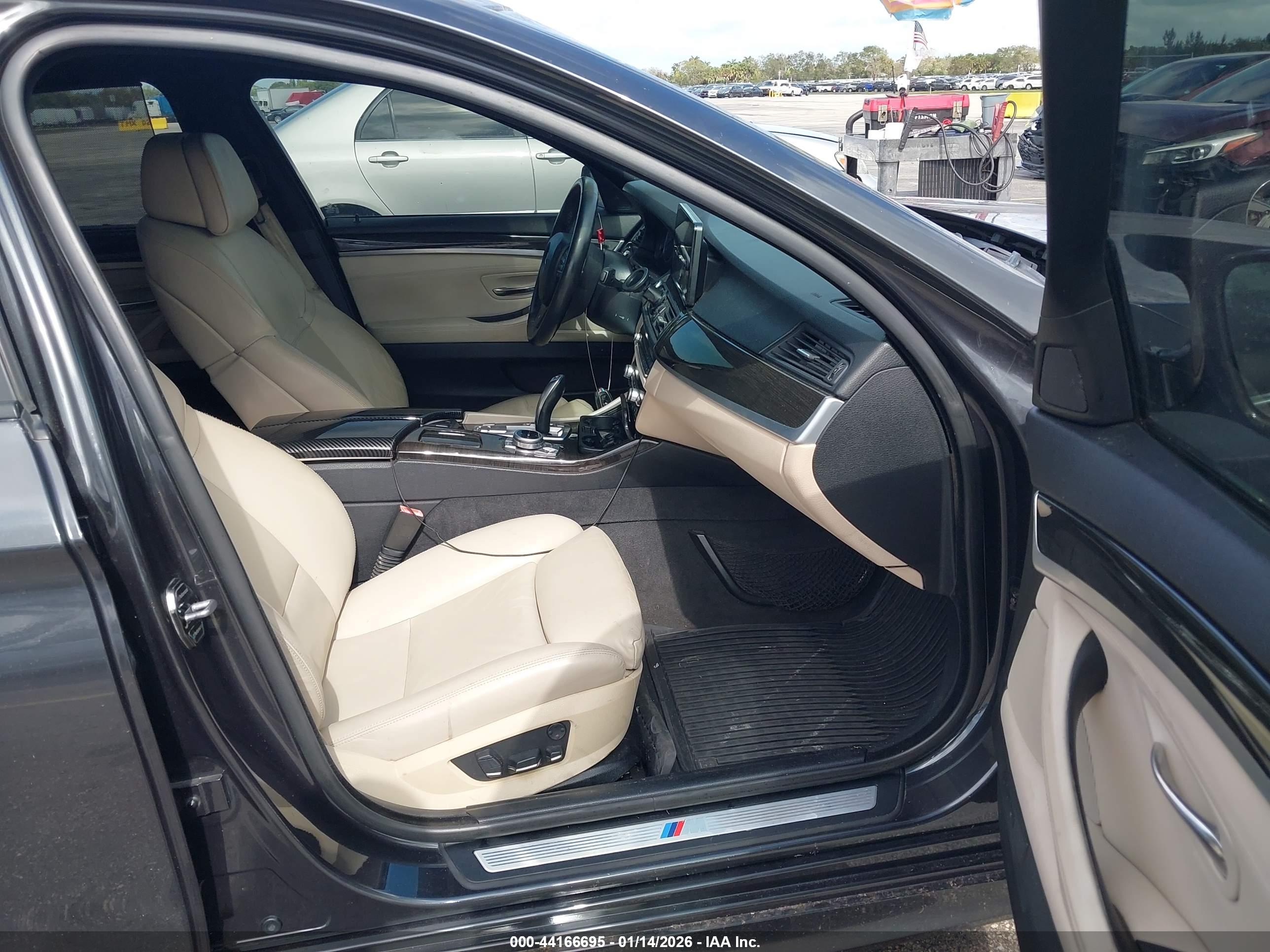 BMW 550I image 5