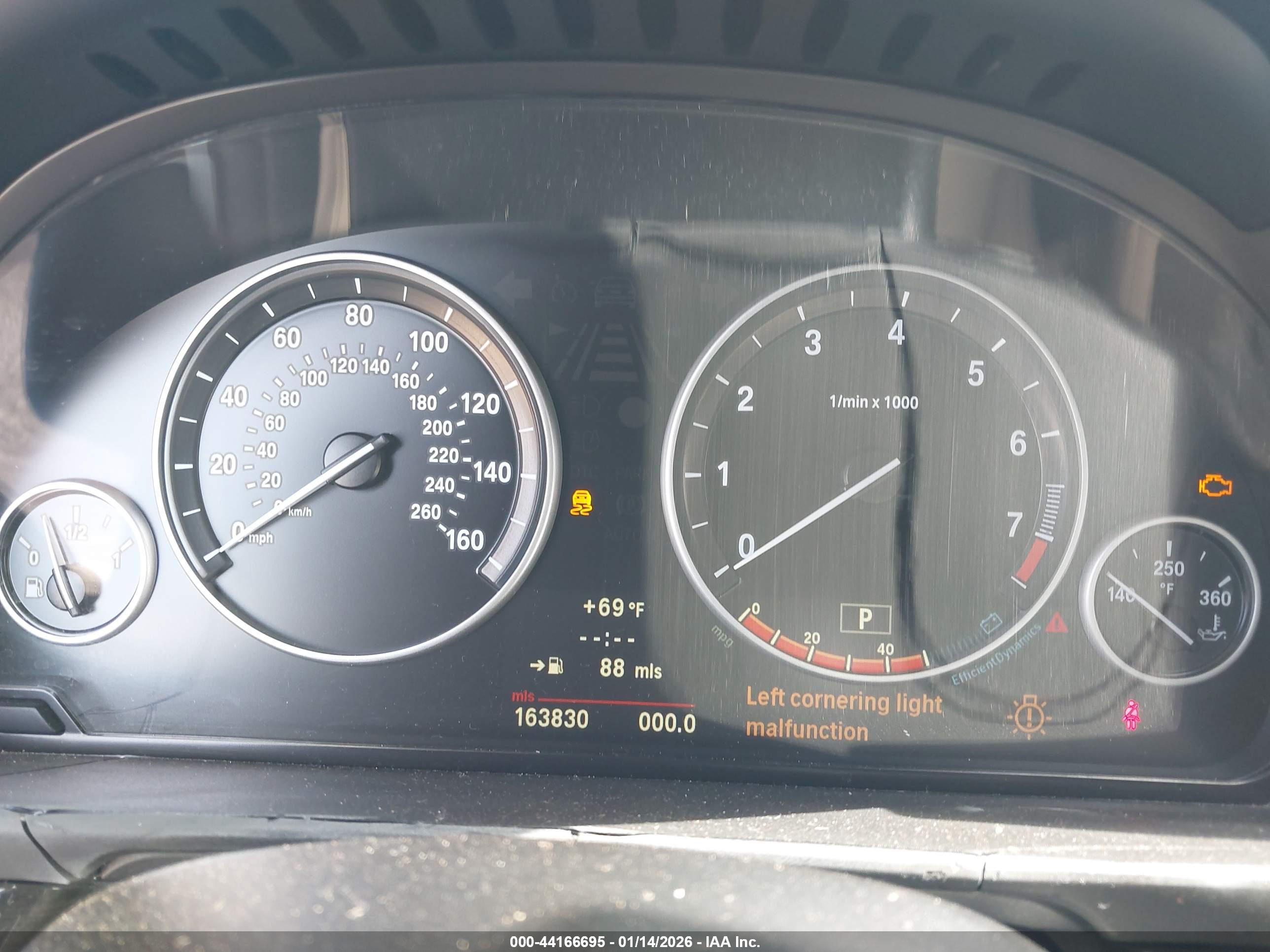 BMW 550I image 7