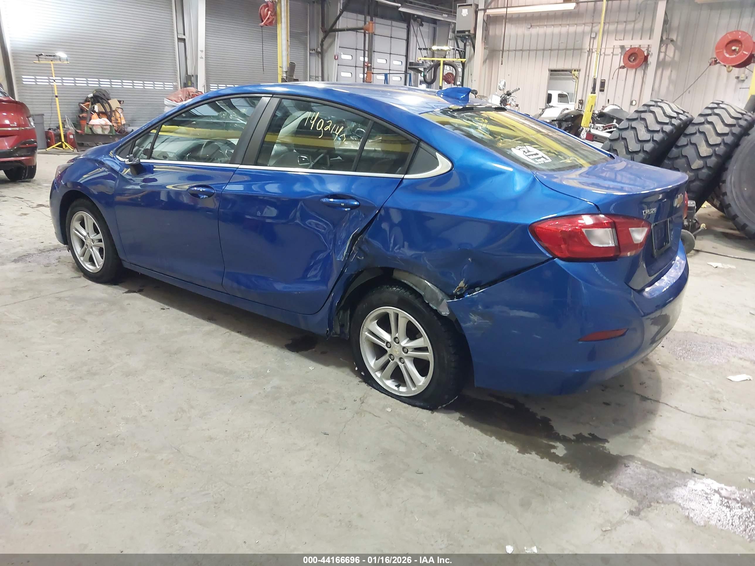 CHEVROLET CRUZE image 3