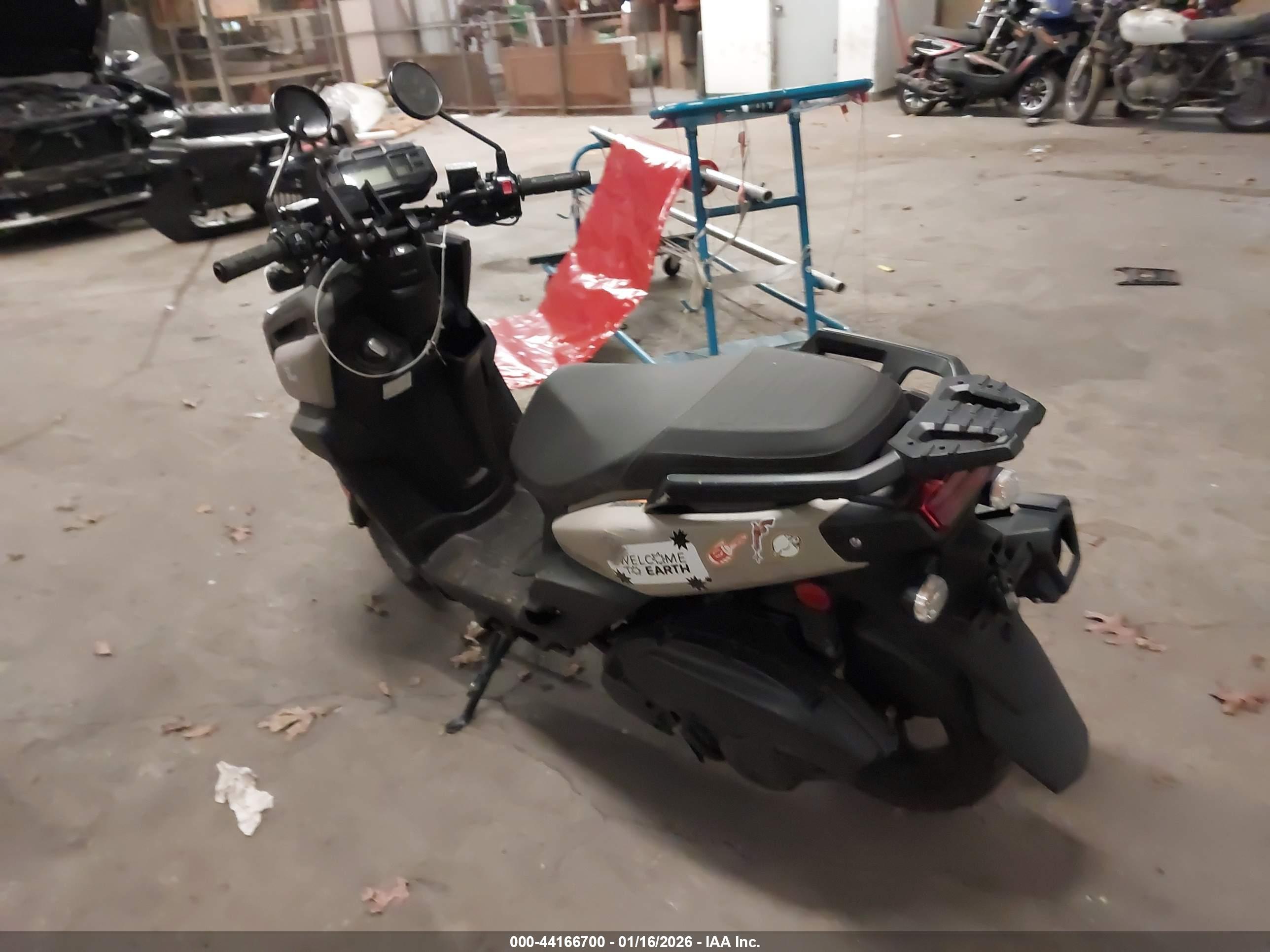 YAMAHA YW125 image 3