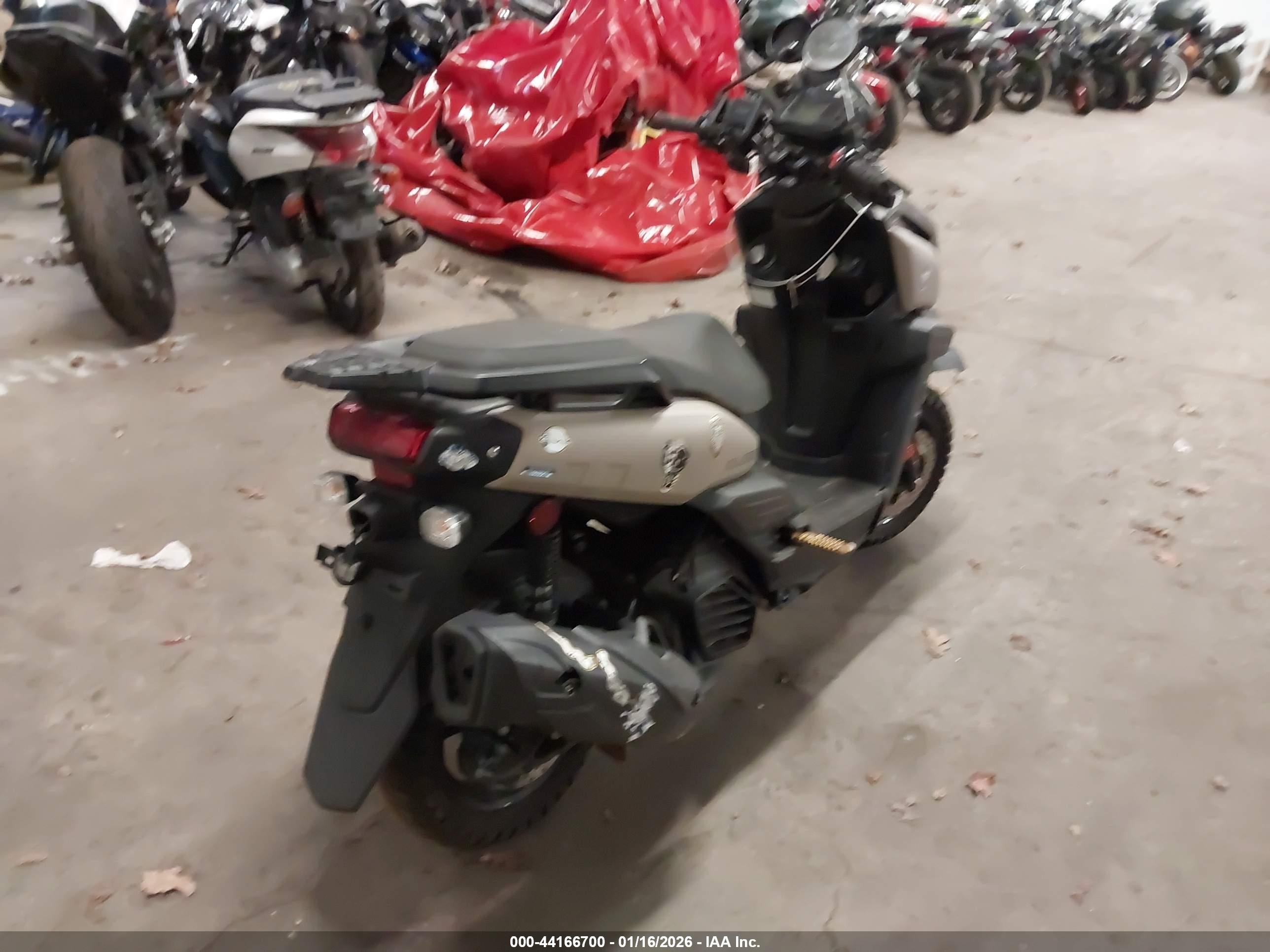 YAMAHA YW125 image 4