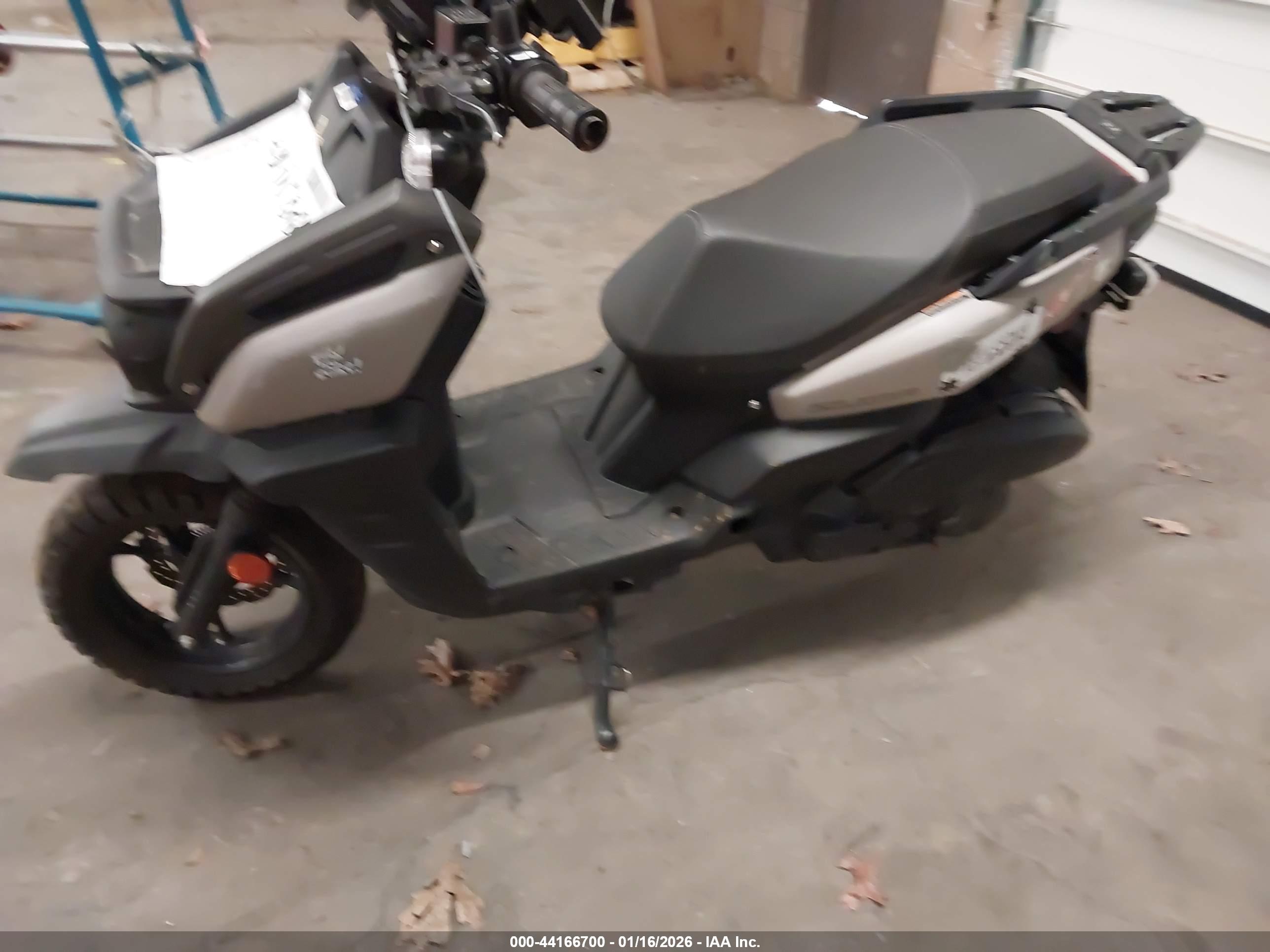 YAMAHA YW125 image 9