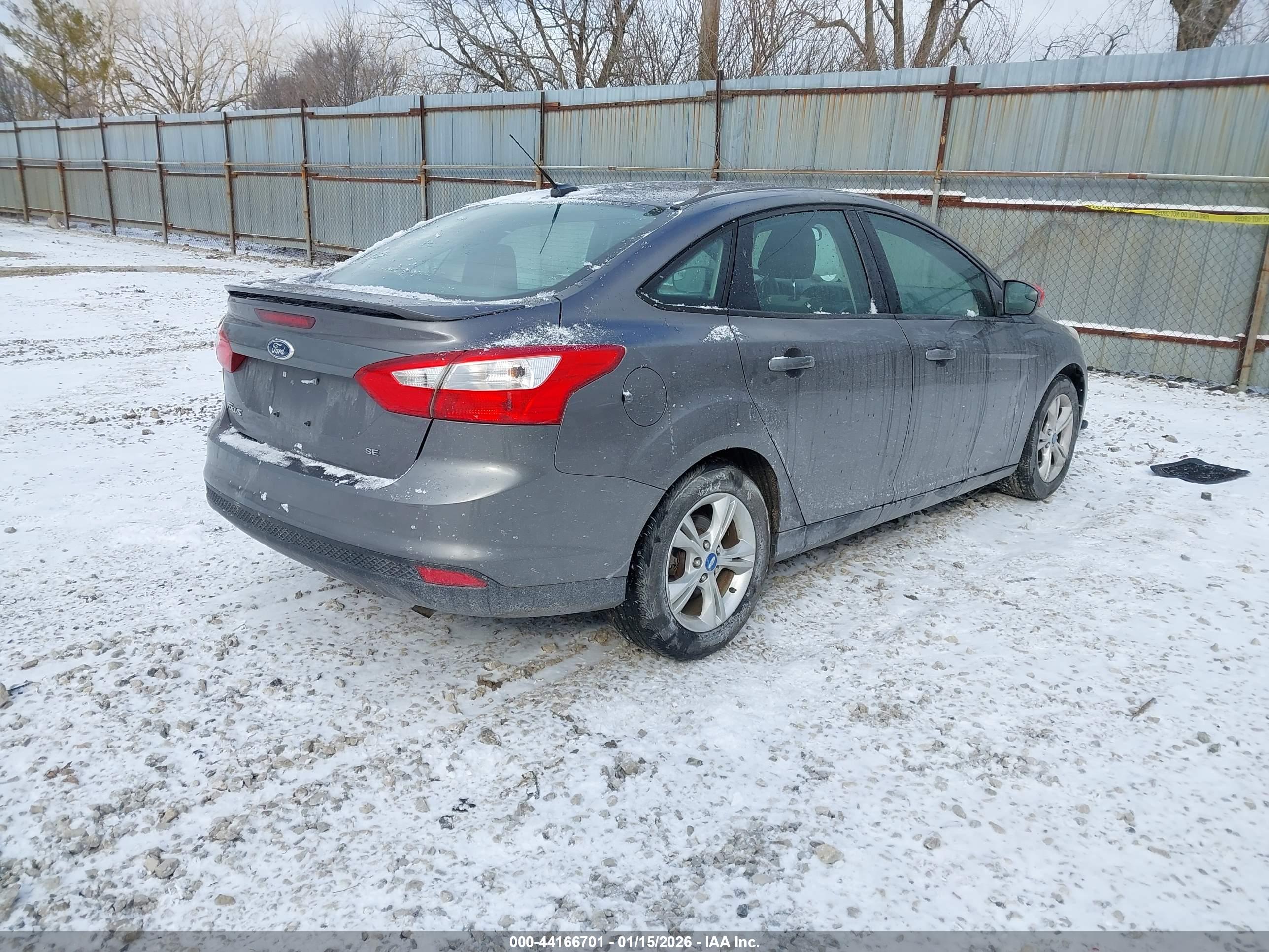 FORD FOCUS image 4
