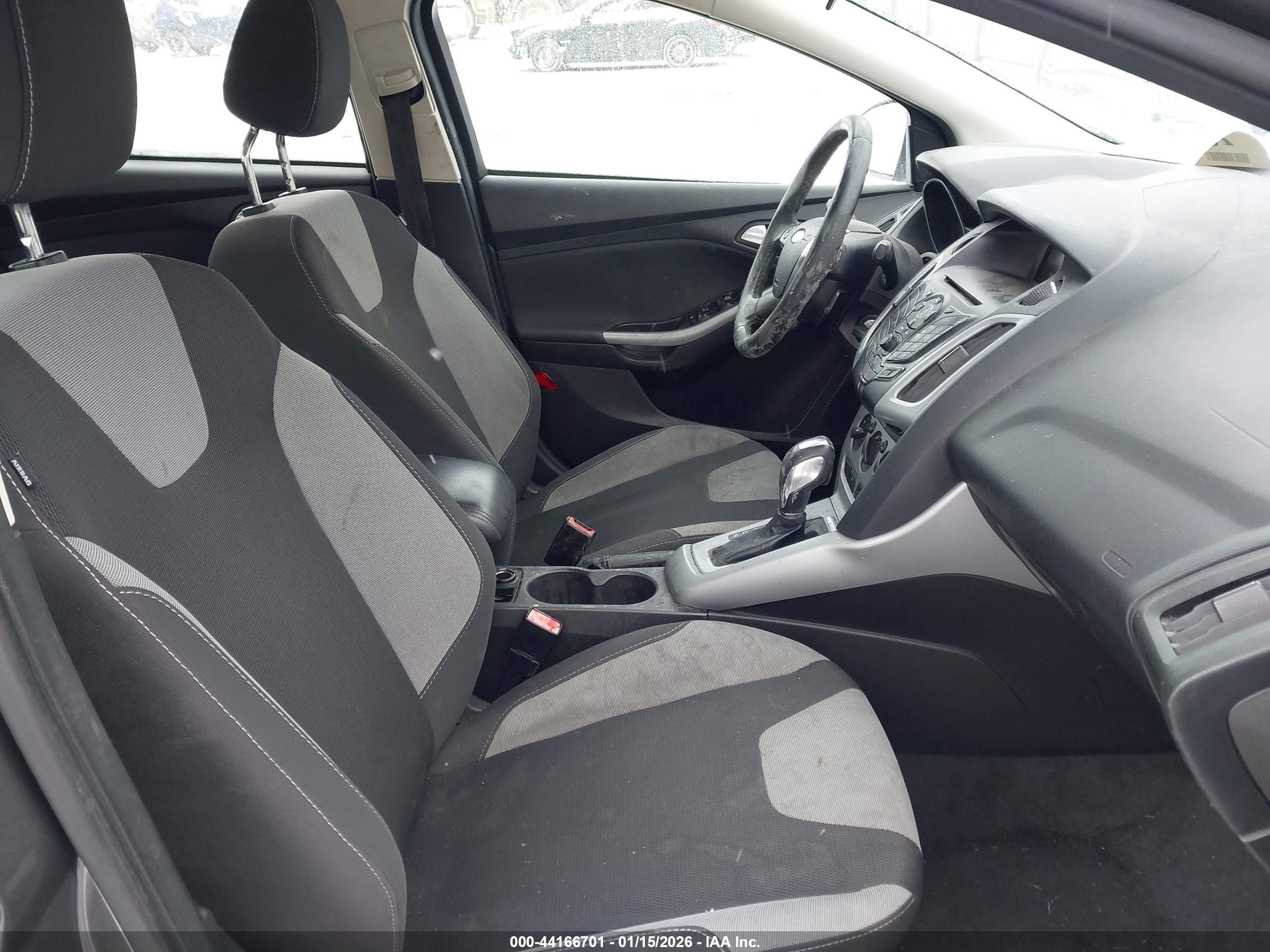 FORD FOCUS image 5