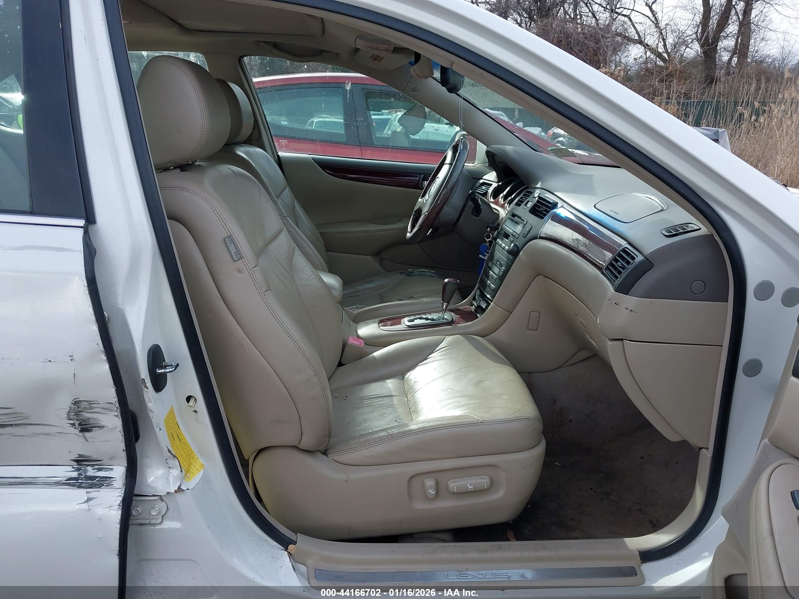 LEXUS ES image 5
