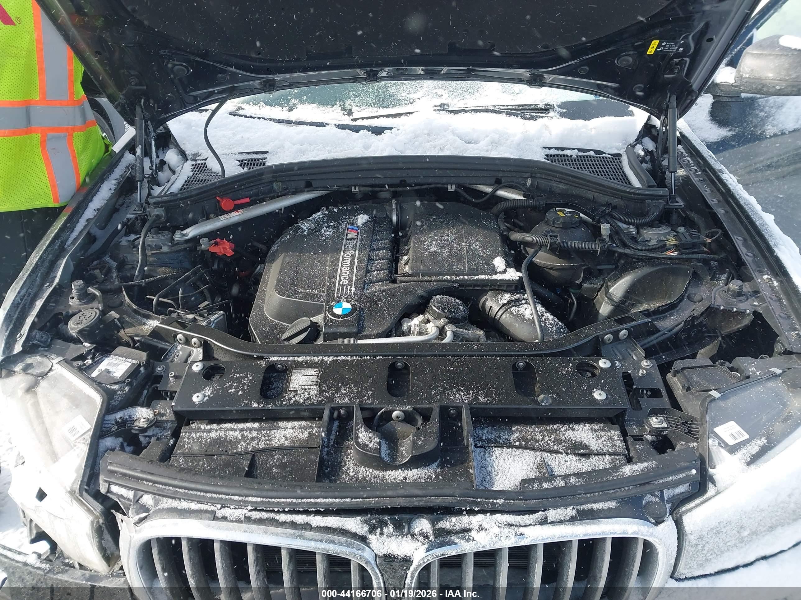 BMW X4 image 10