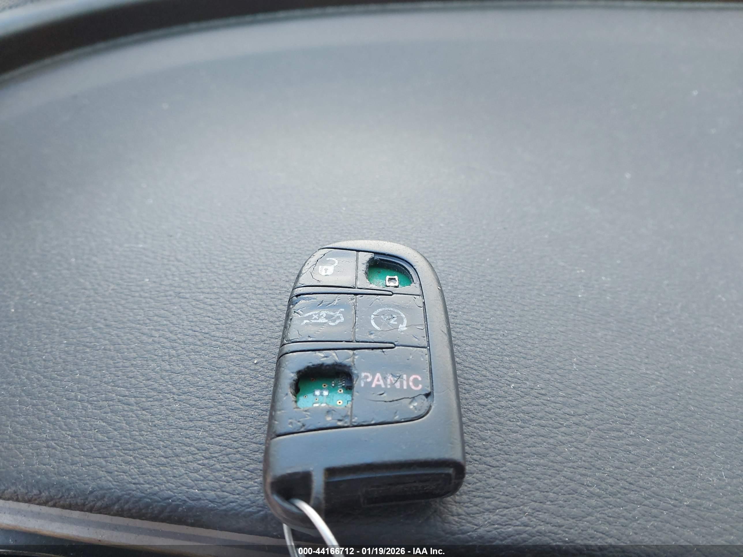 CHRYSLER 200 image 11