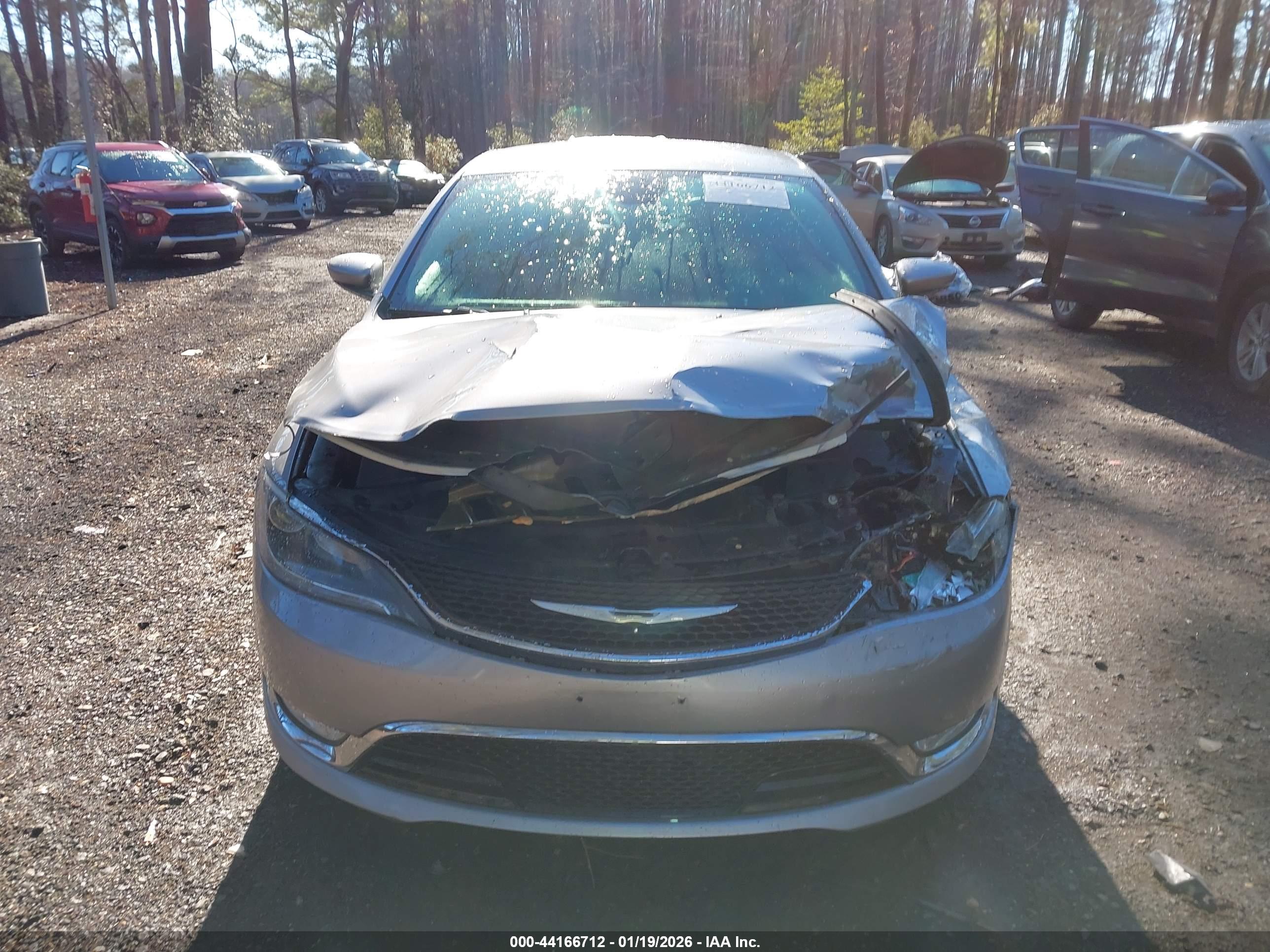 CHRYSLER 200 image 6