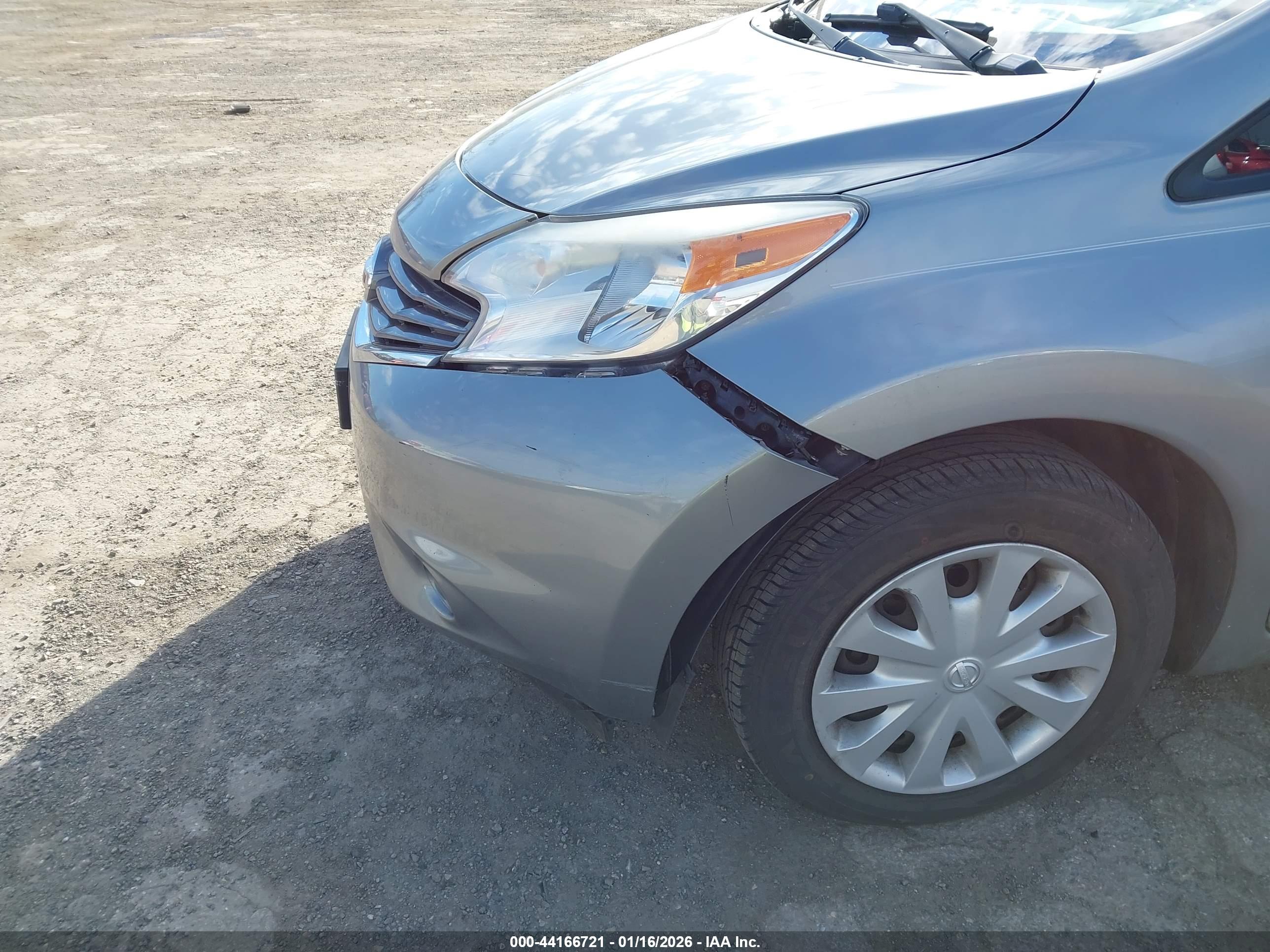 NISSAN VERSA image 6