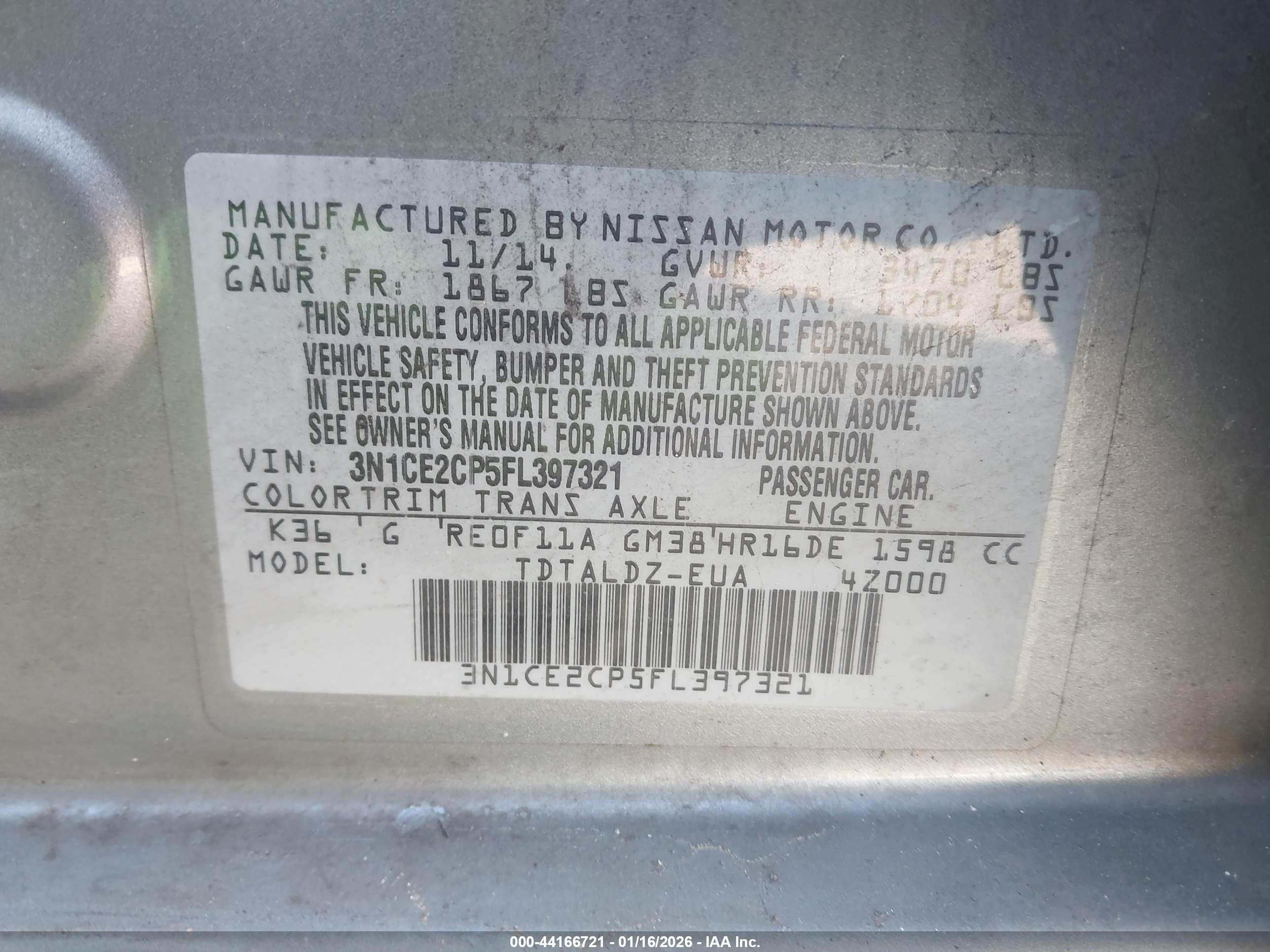 NISSAN VERSA image 9