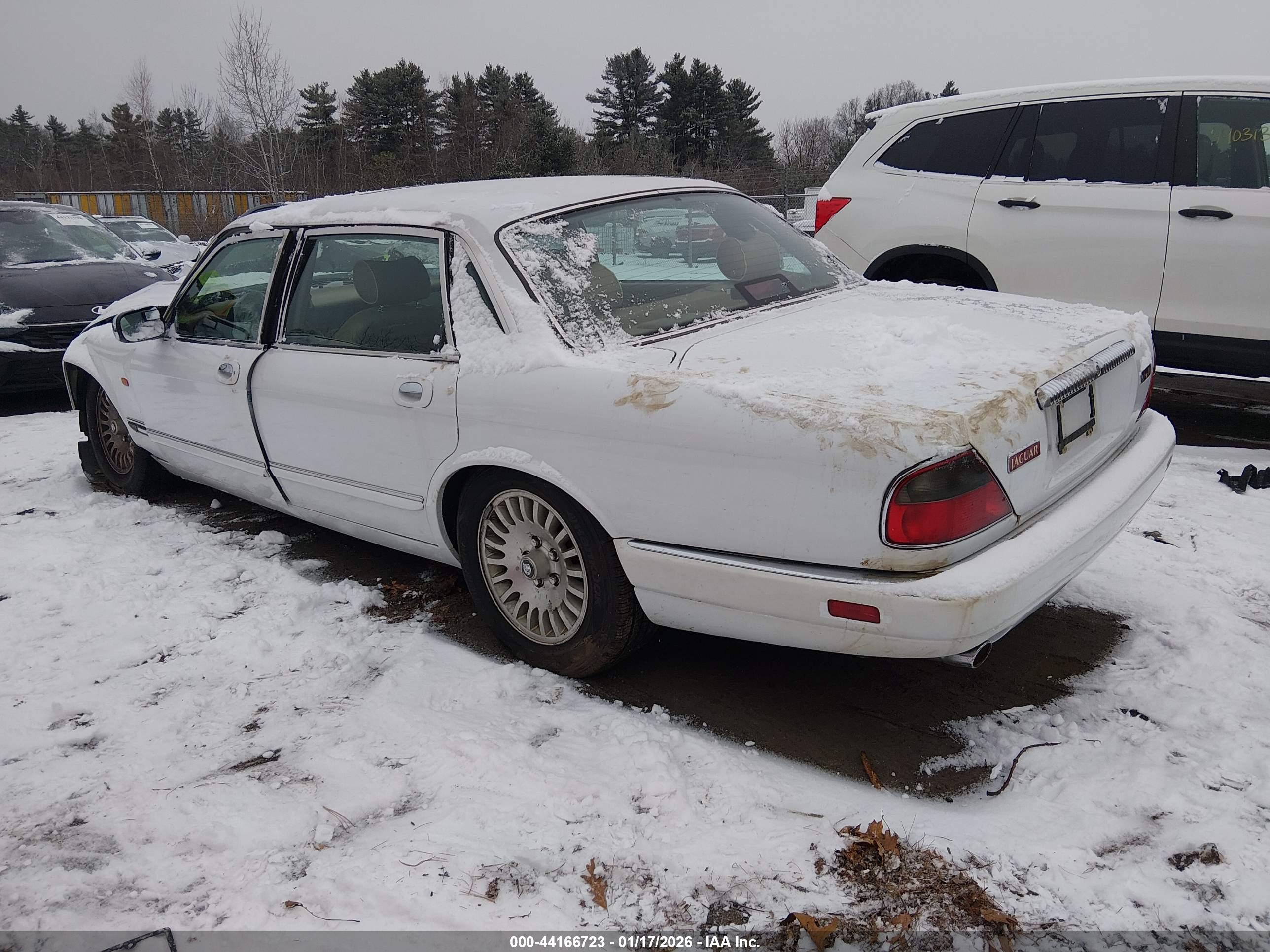 JAGUAR XJ6 image 3