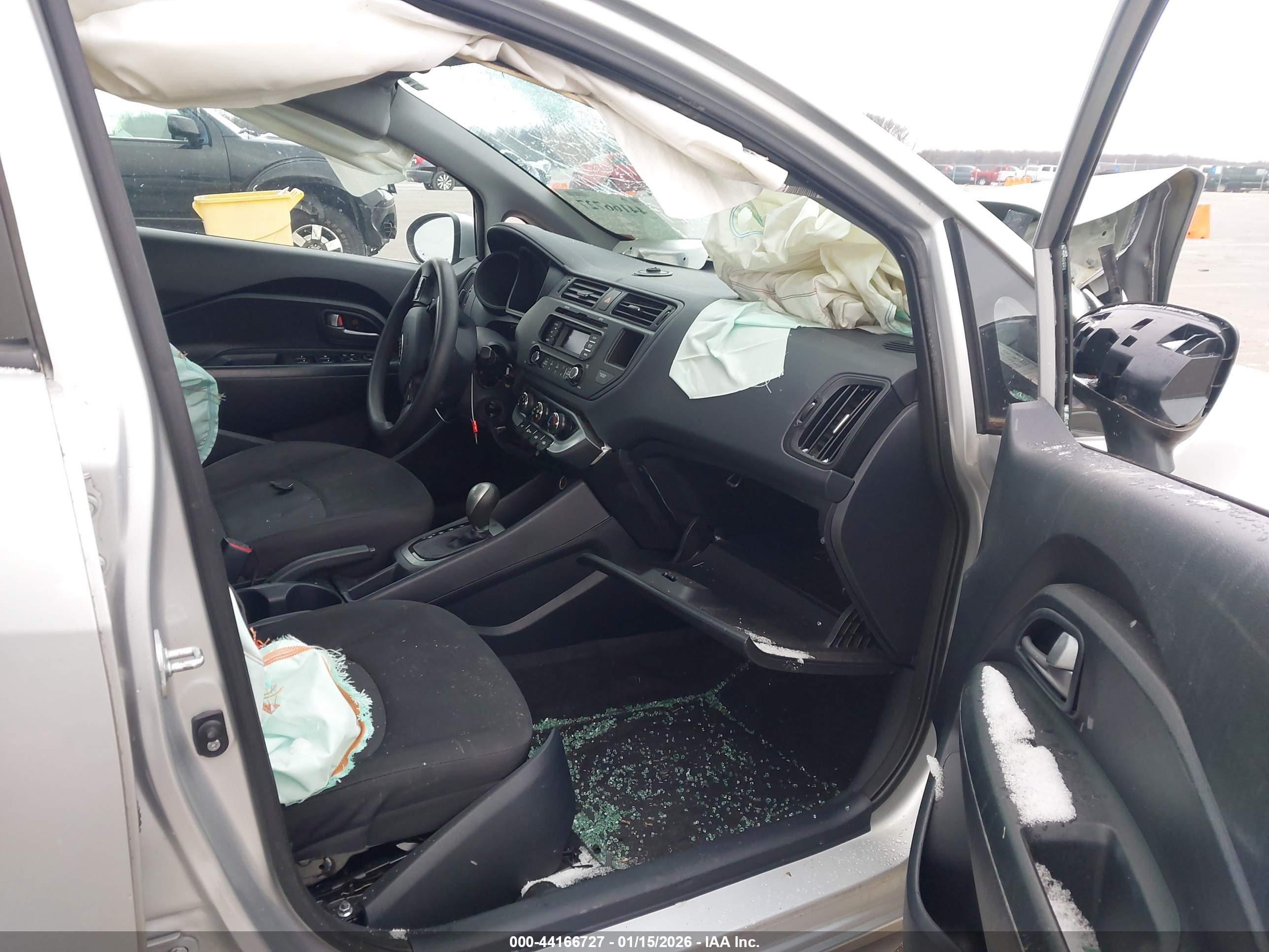 KIA RIO image 5
