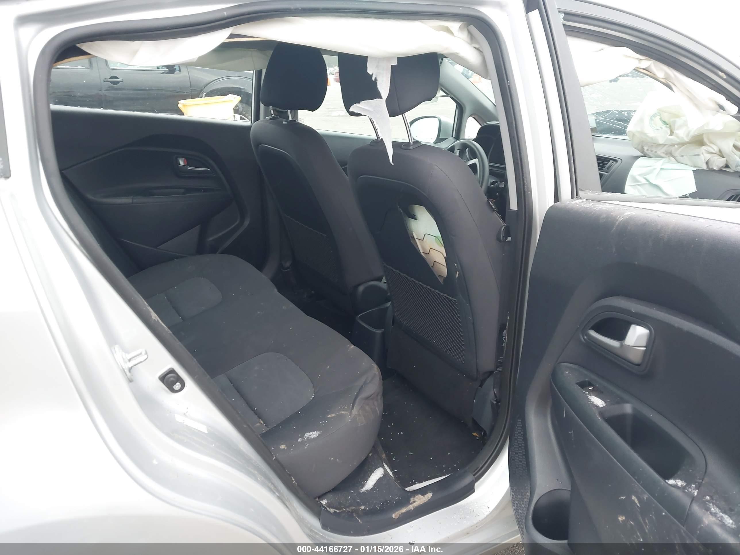 KIA RIO image 8