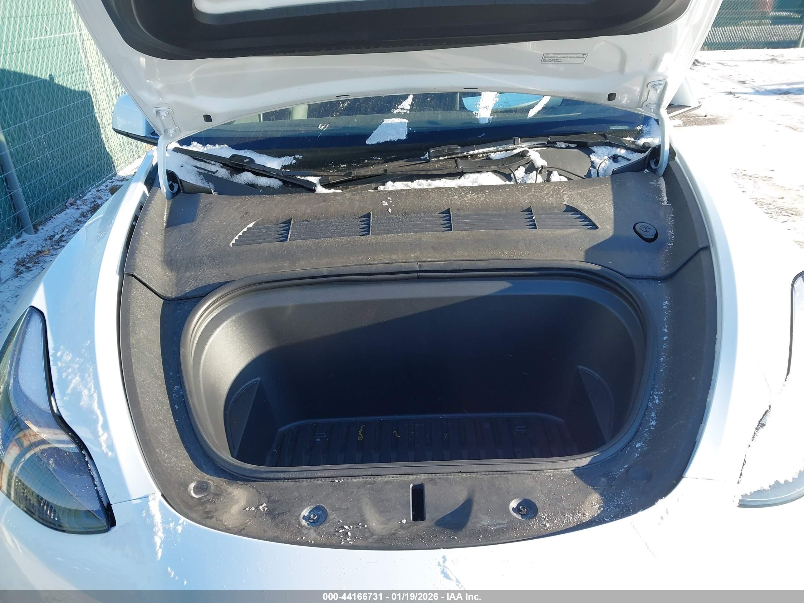 TESLA MODEL image 10