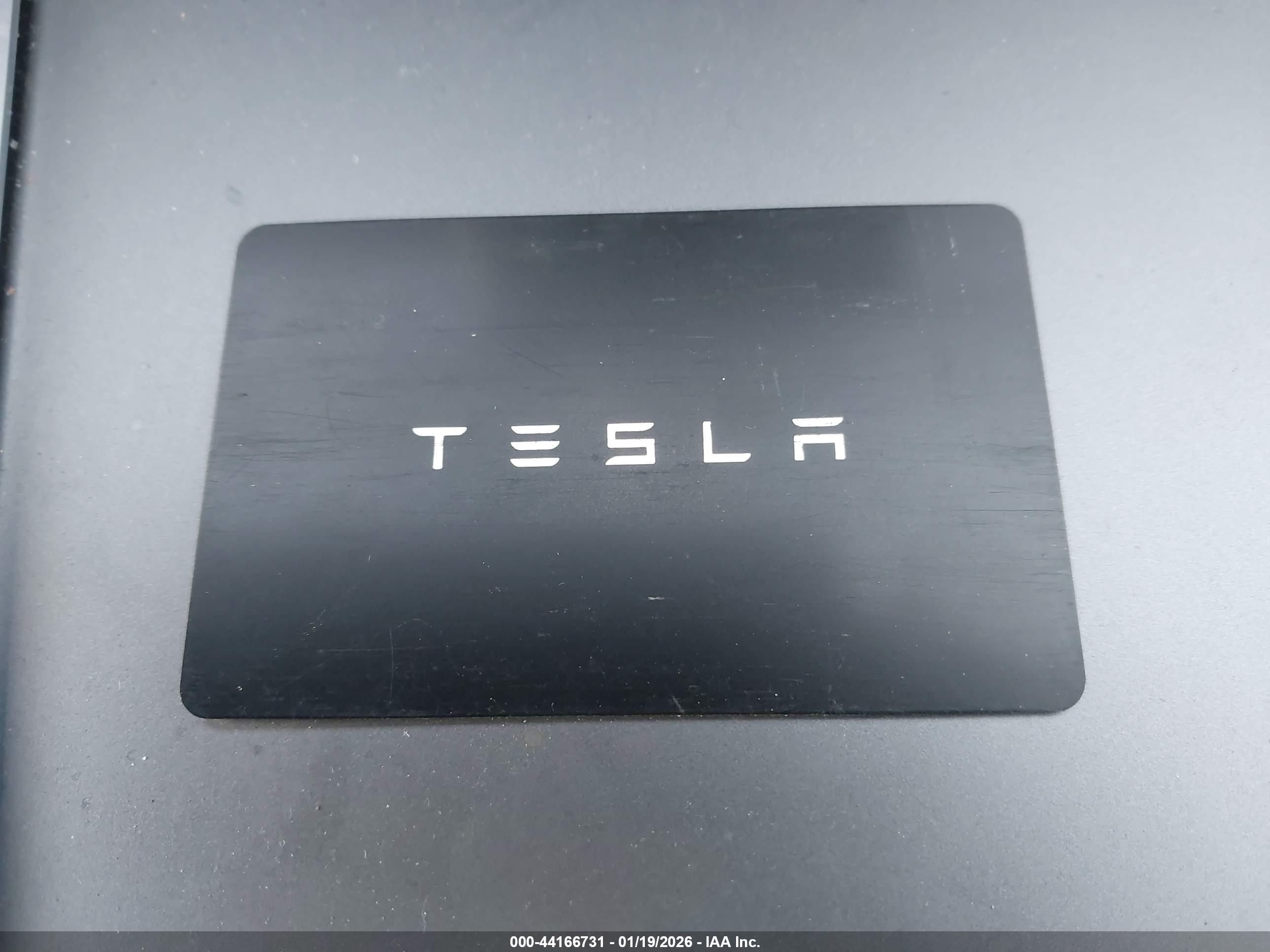 TESLA MODEL image 11