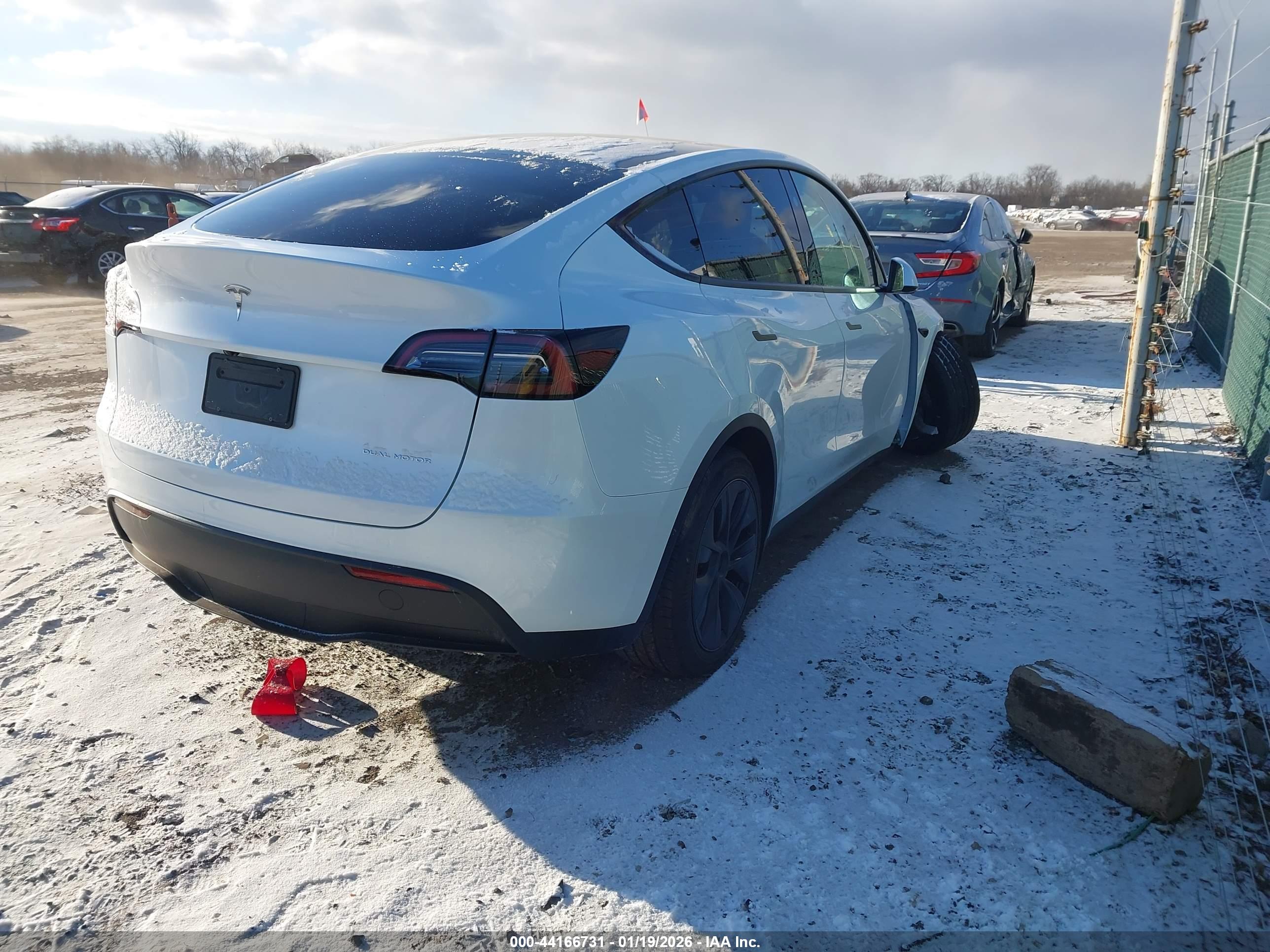 TESLA MODEL image 4