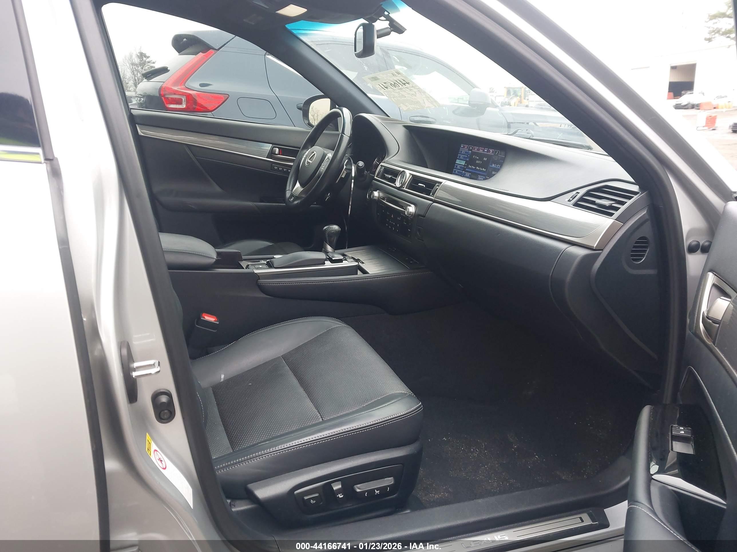 LEXUS GS image 5