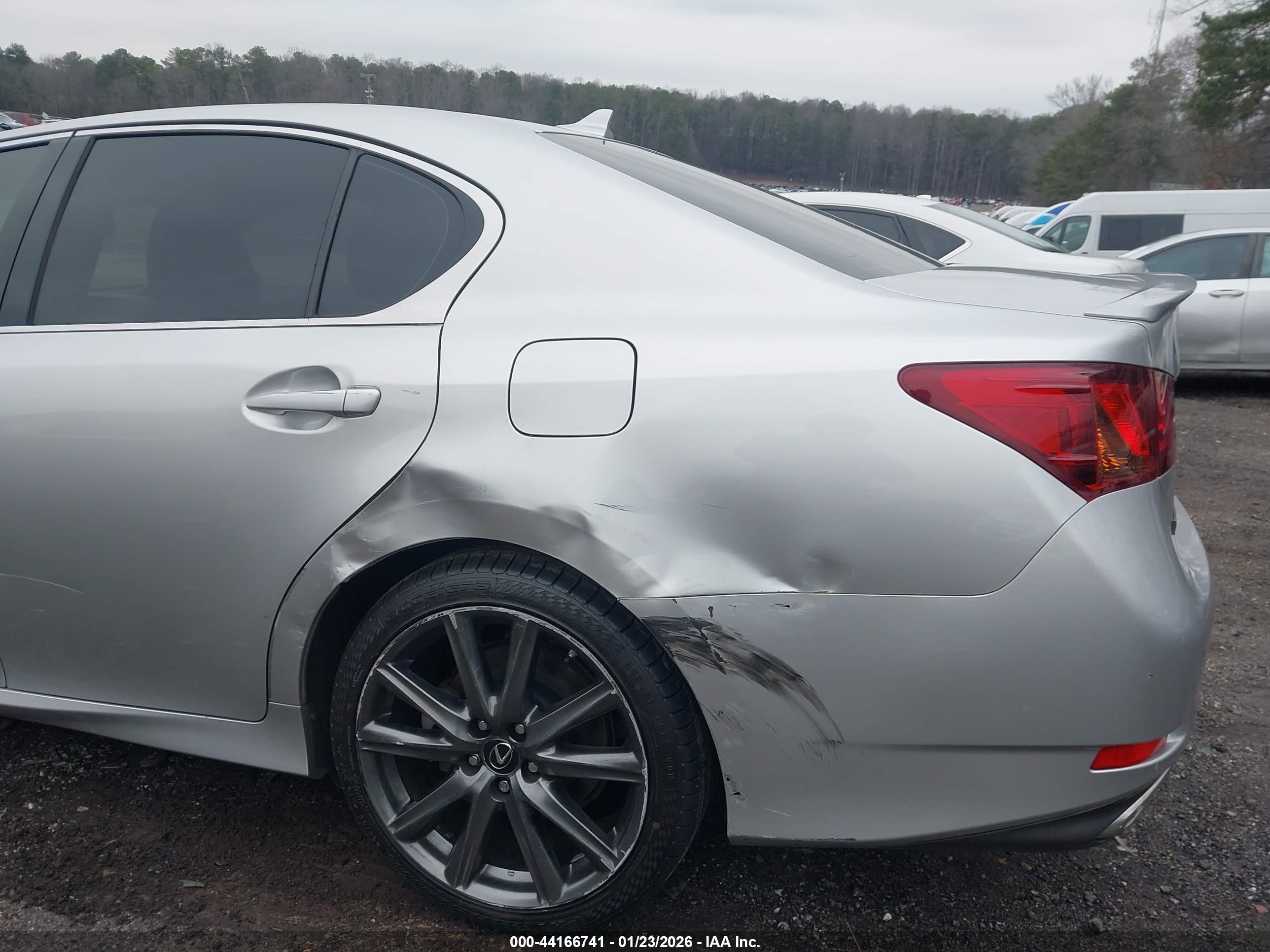 LEXUS GS image 6