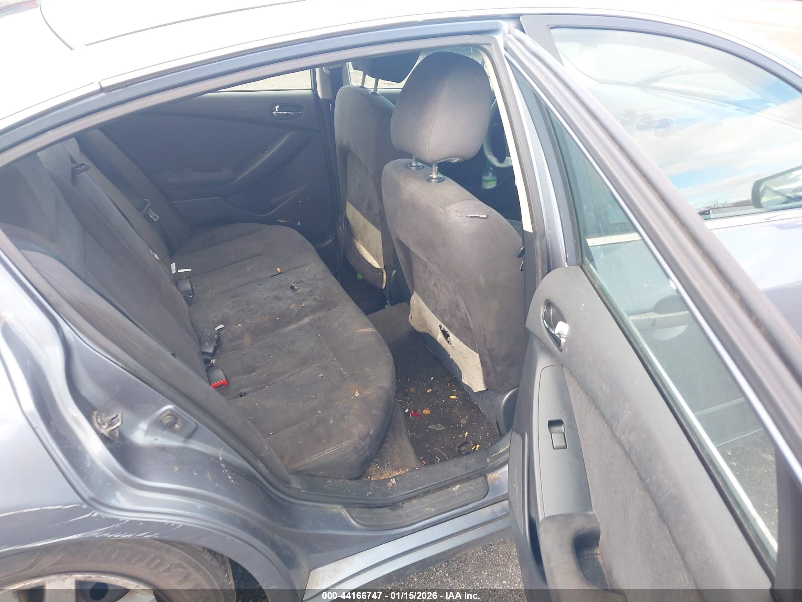 NISSAN ALTIMA image 8