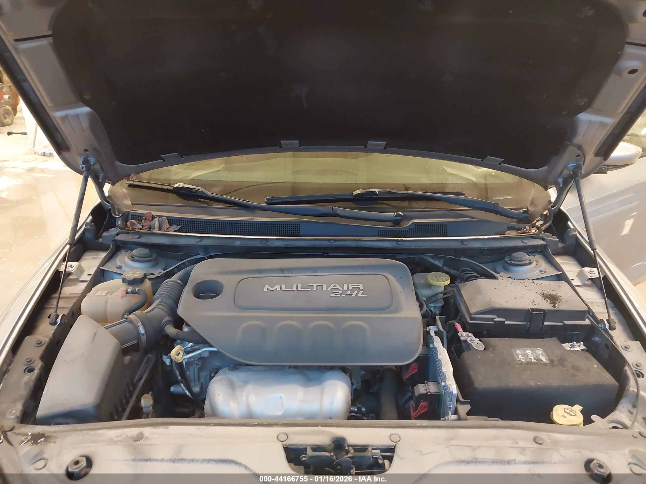 CHRYSLER 200 image 10