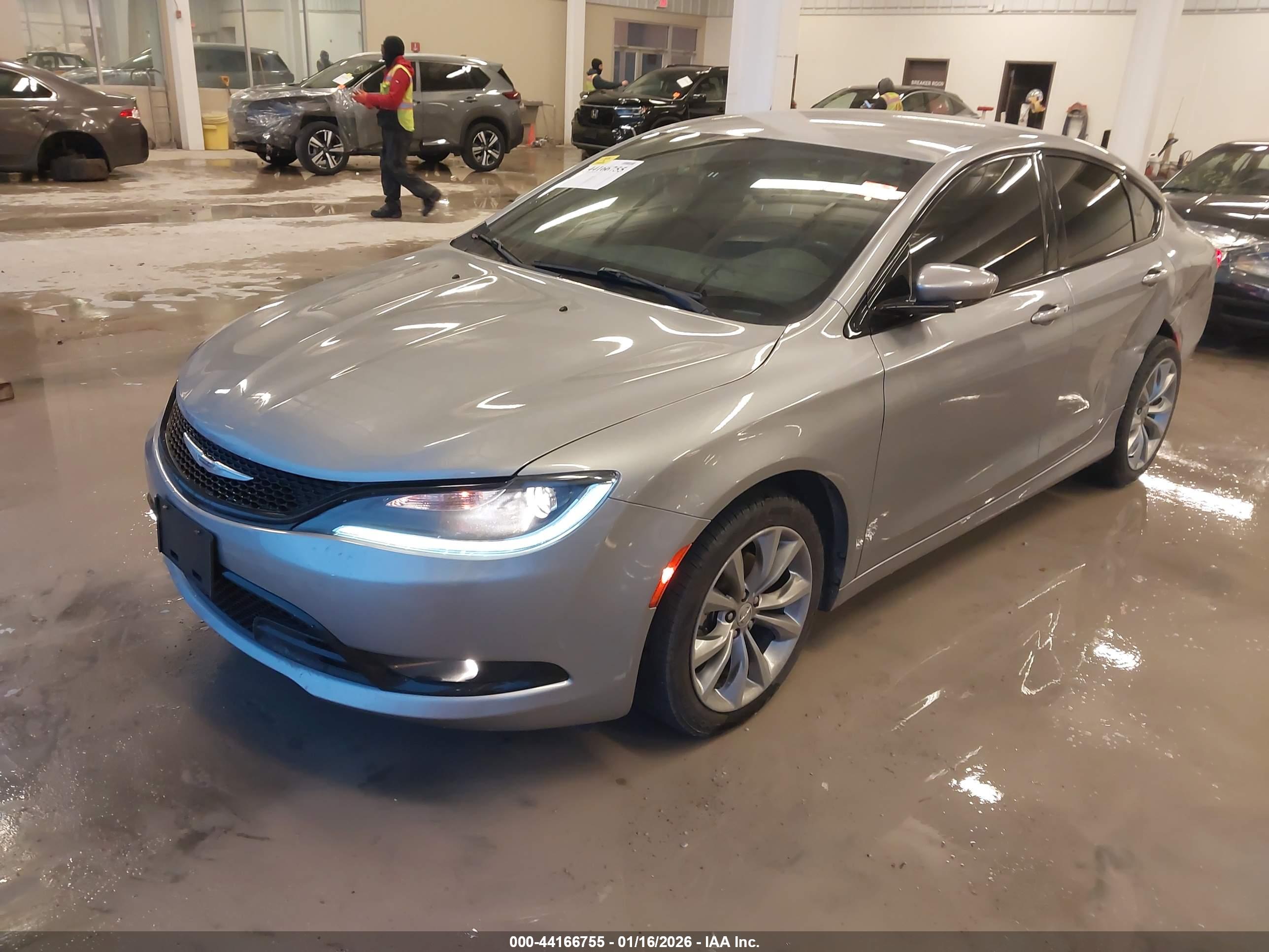 CHRYSLER 200 image 2