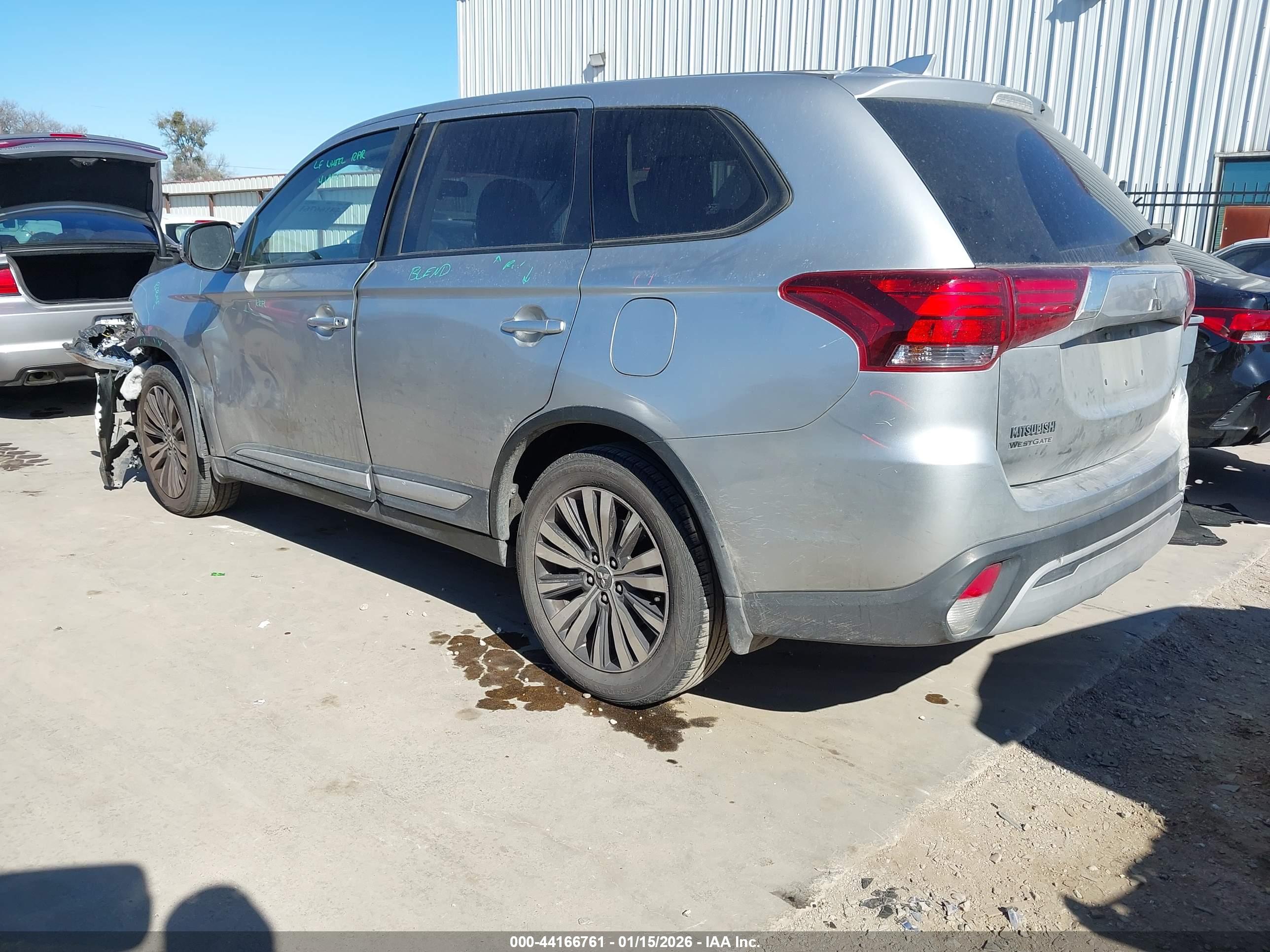 MITSUBISHI OUTLANDER image 3