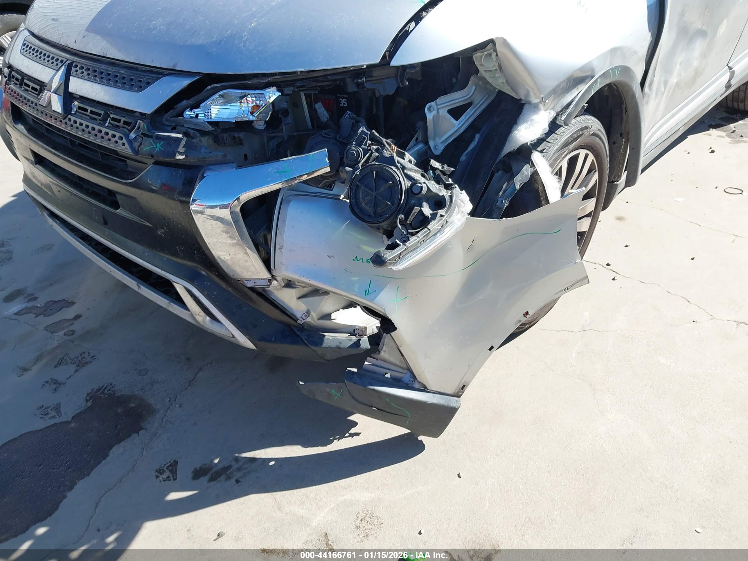 MITSUBISHI OUTLANDER image 6