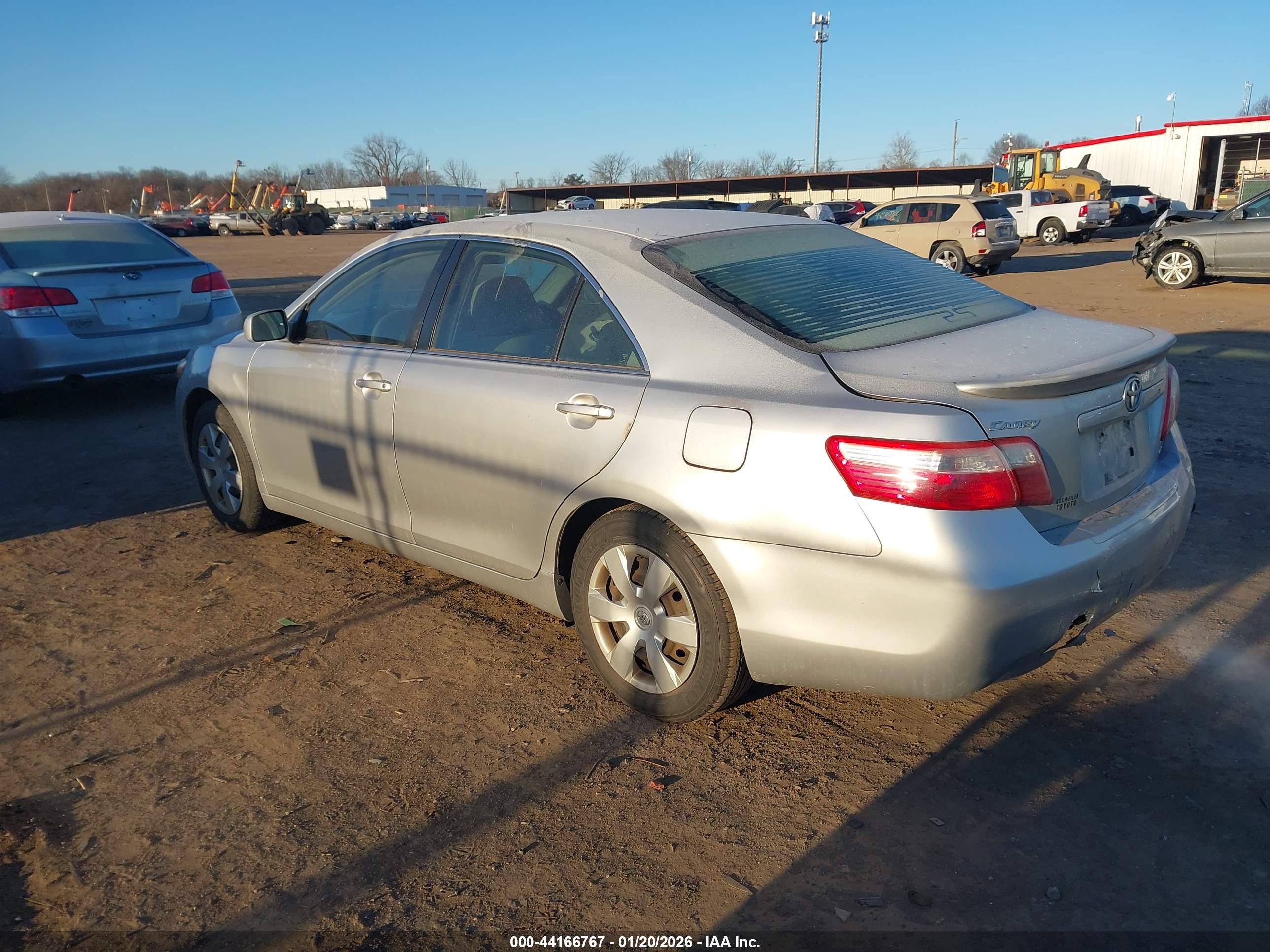 TOYOTA CAMRY image 3