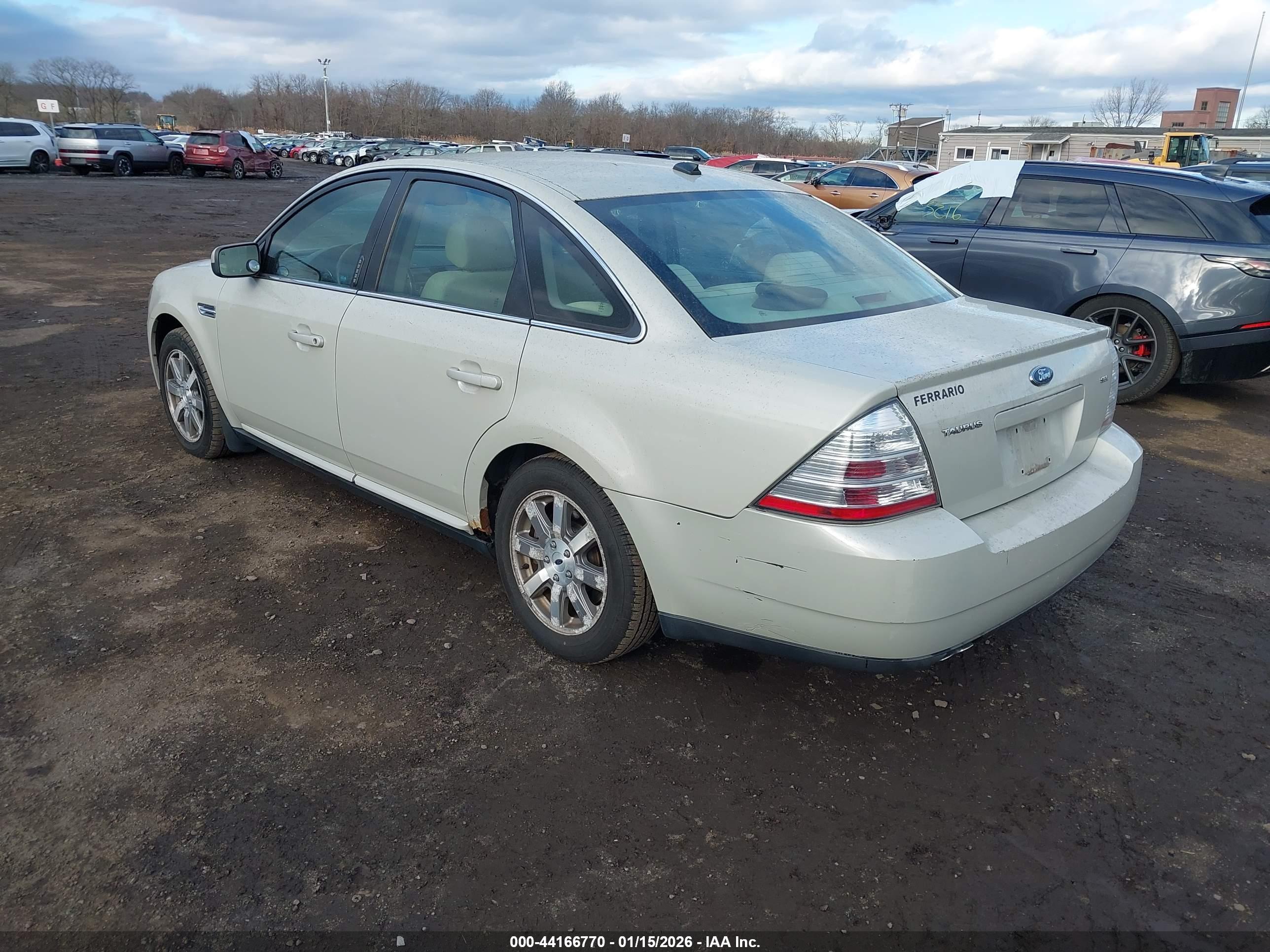FORD TAURUS image 3