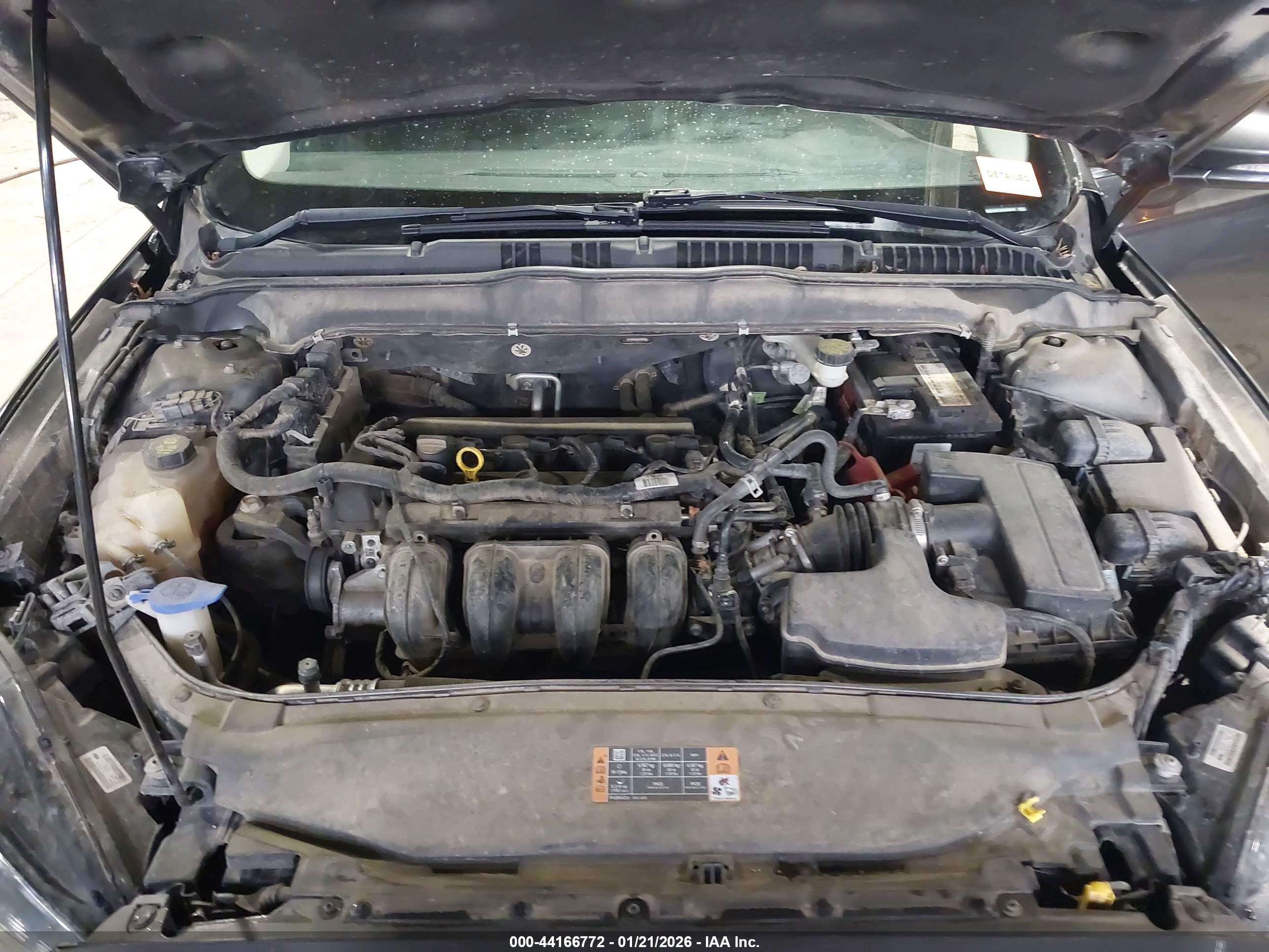 FORD FUSION image 10
