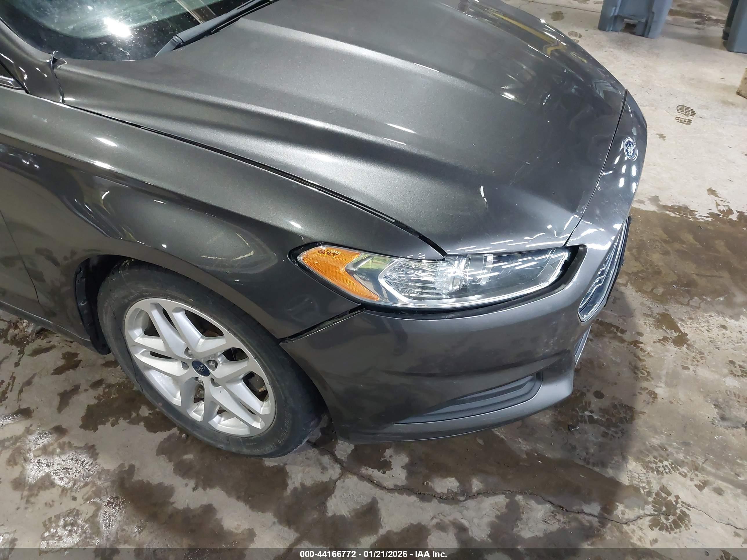 FORD FUSION image 6