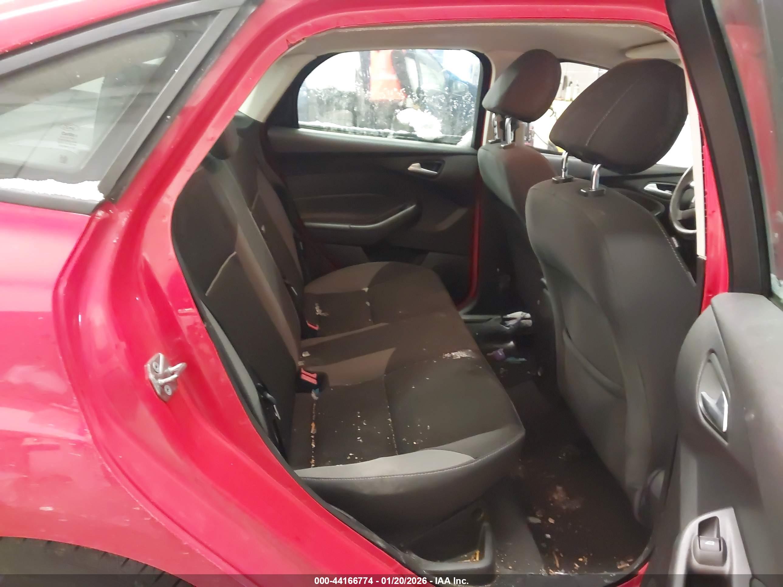 FORD FOCUS image 8