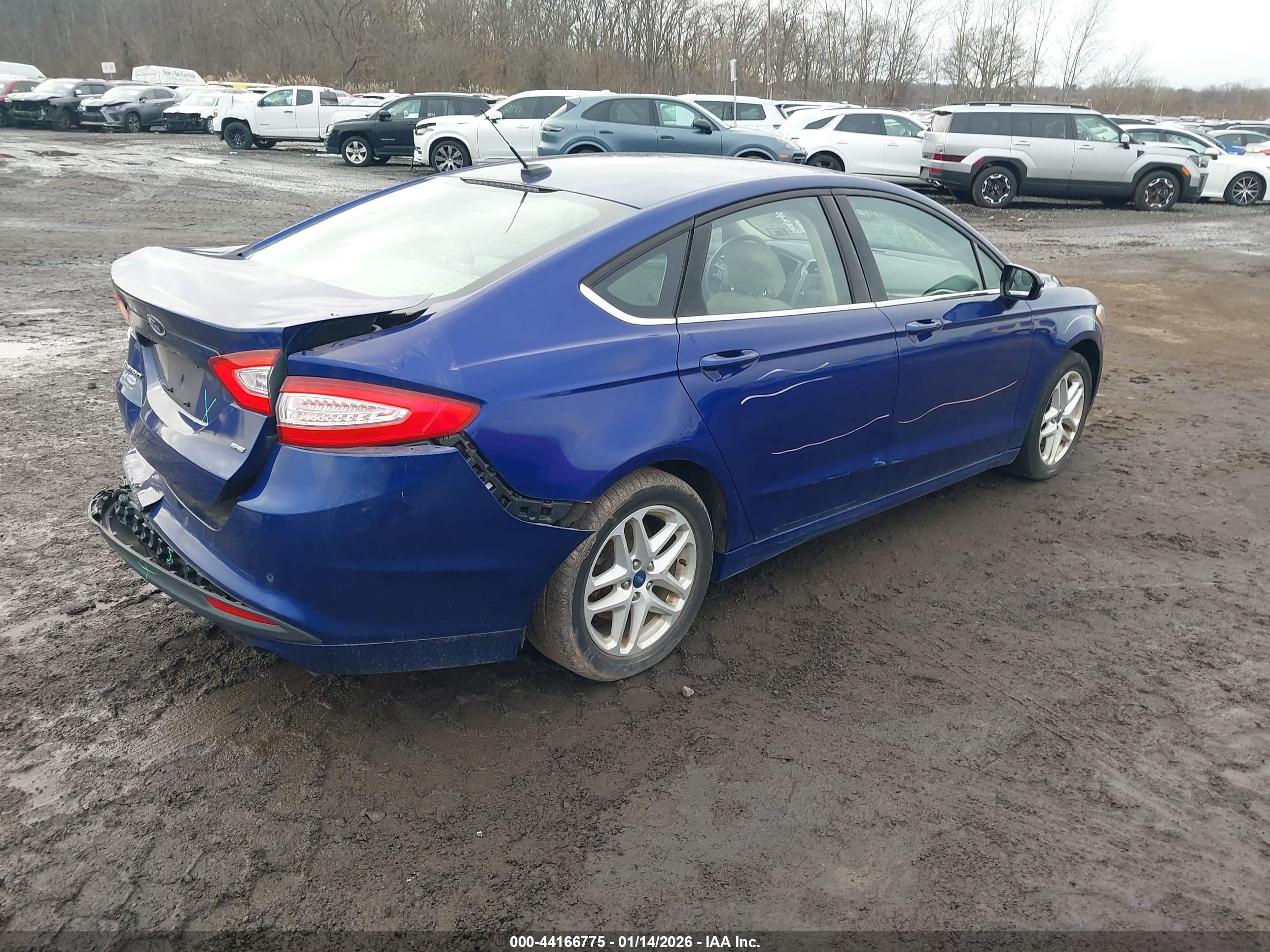 FORD FUSION image 4
