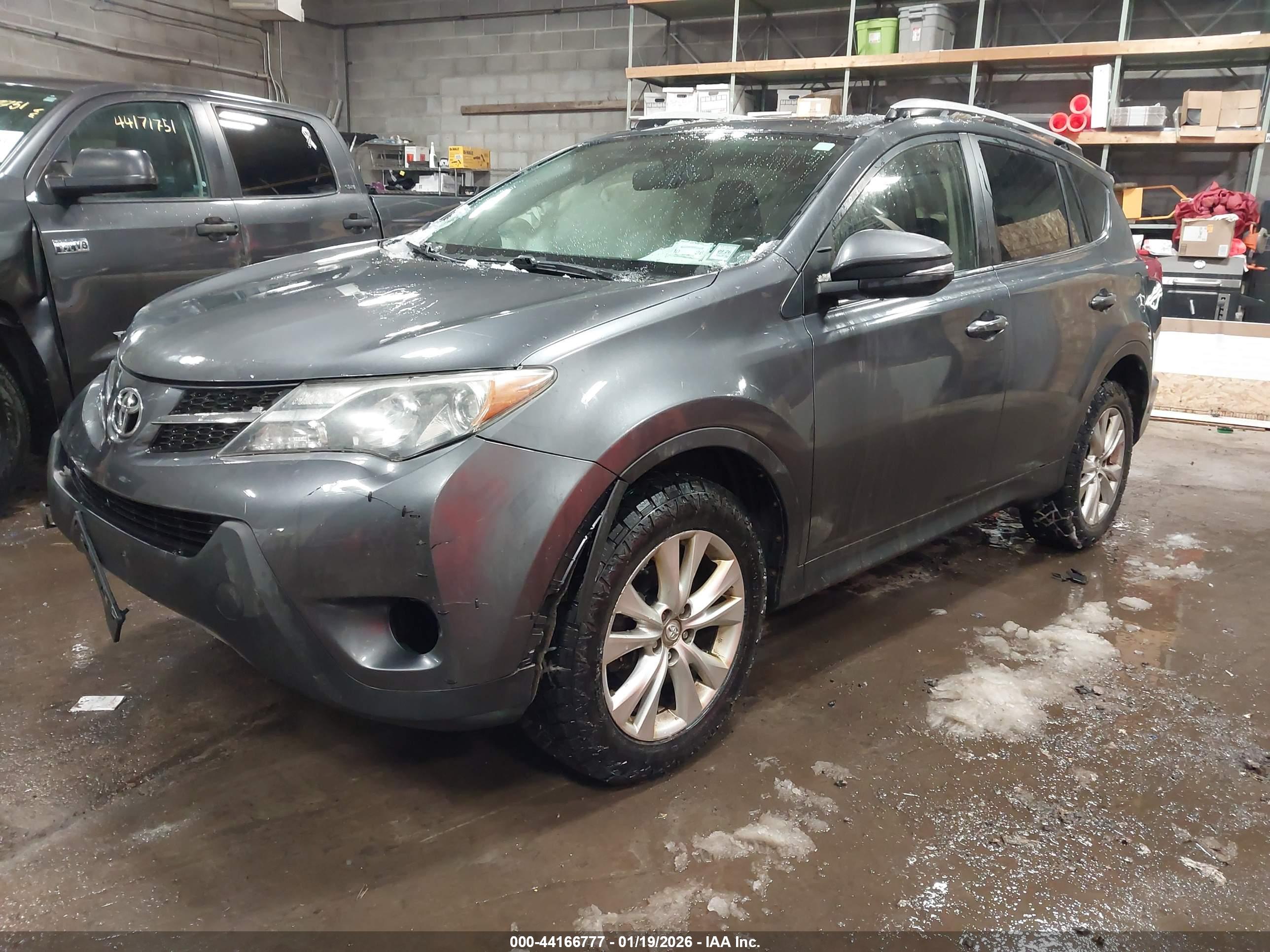 TOYOTA RAV4 image 2