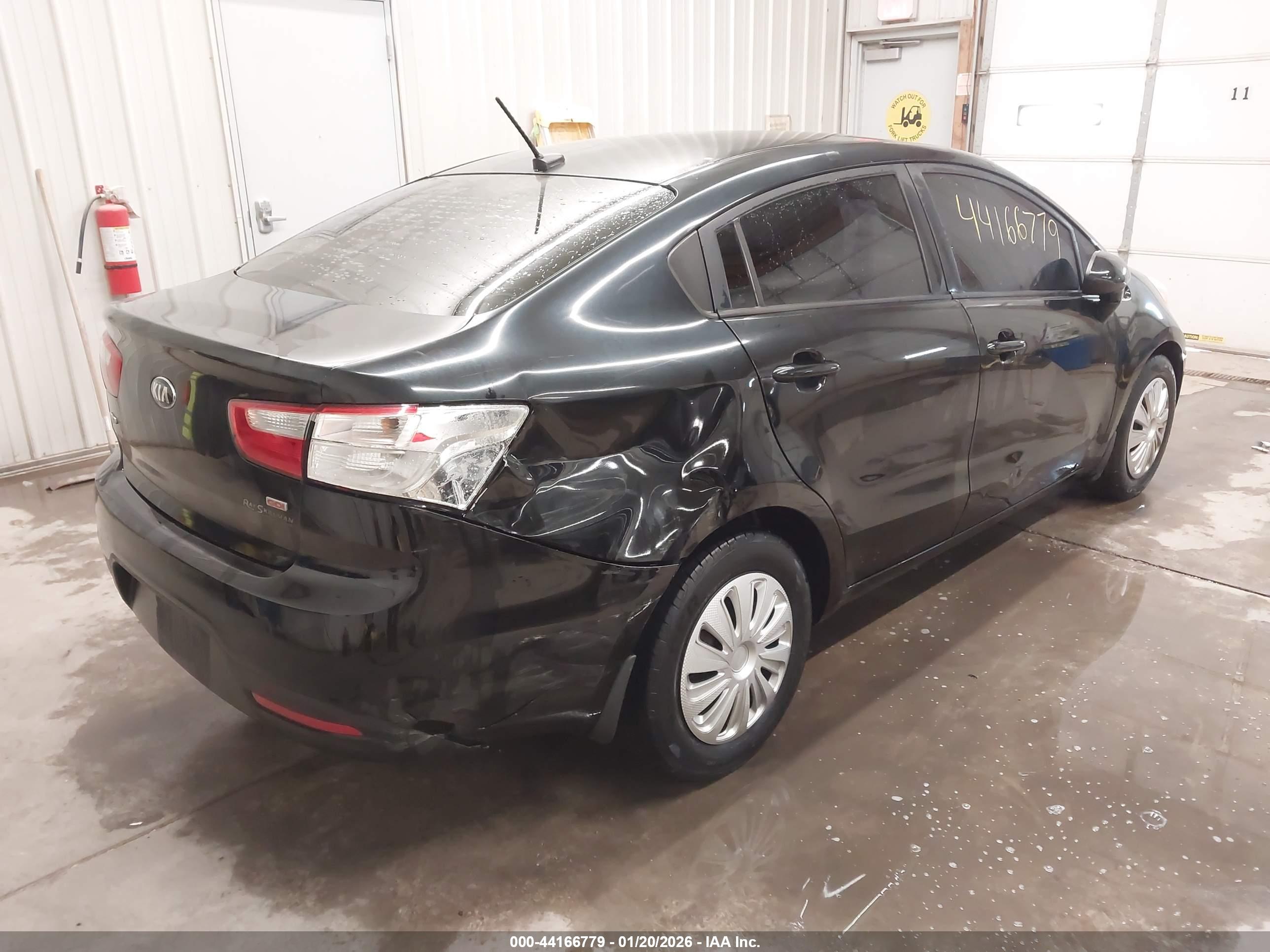 KIA RIO image 4